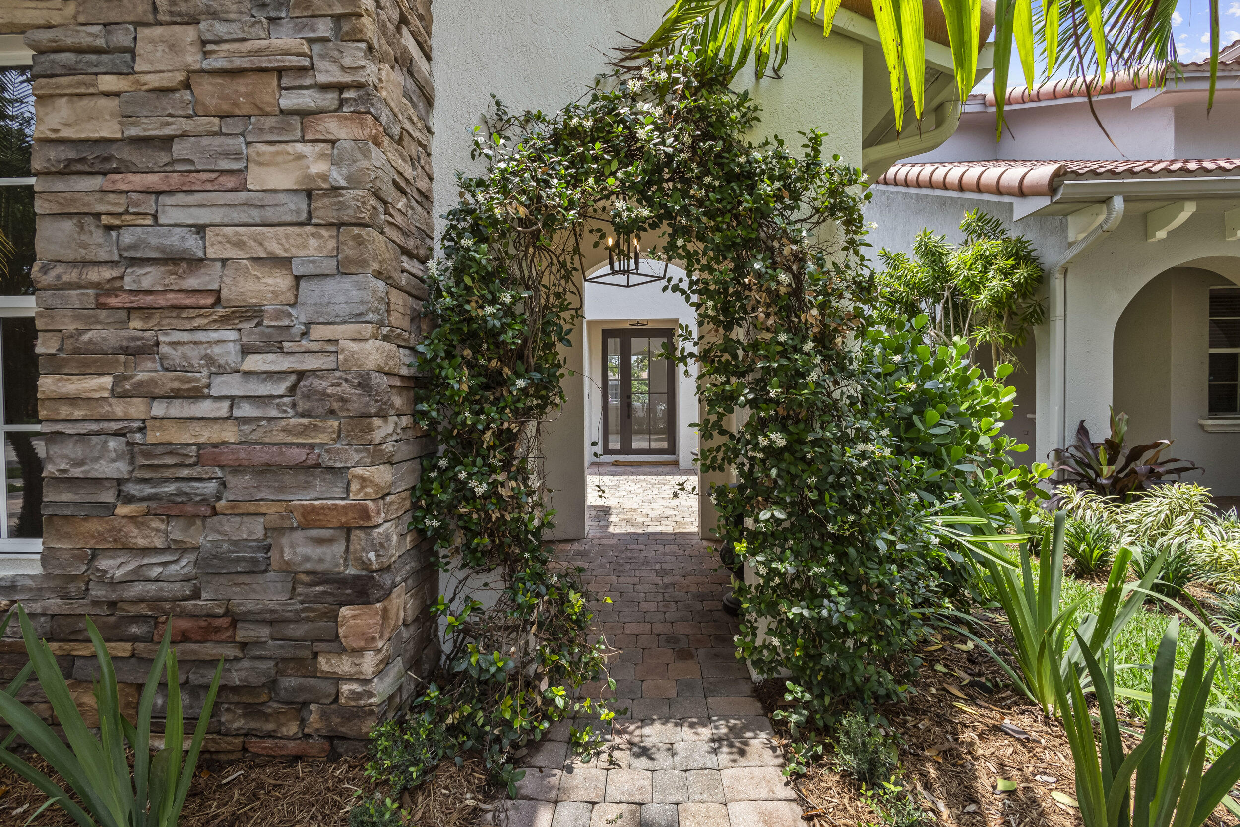 1423 E Barlow Court E