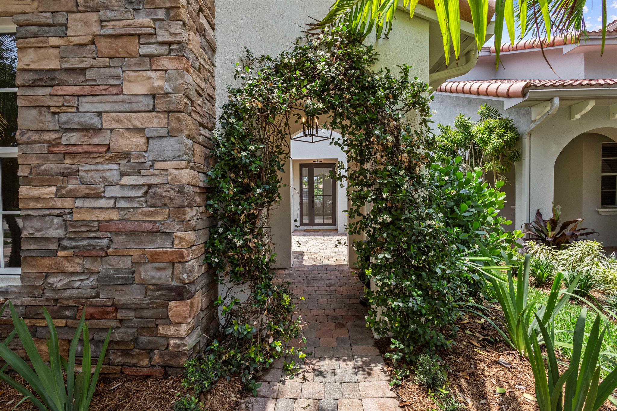 1423 E Barlow Court E