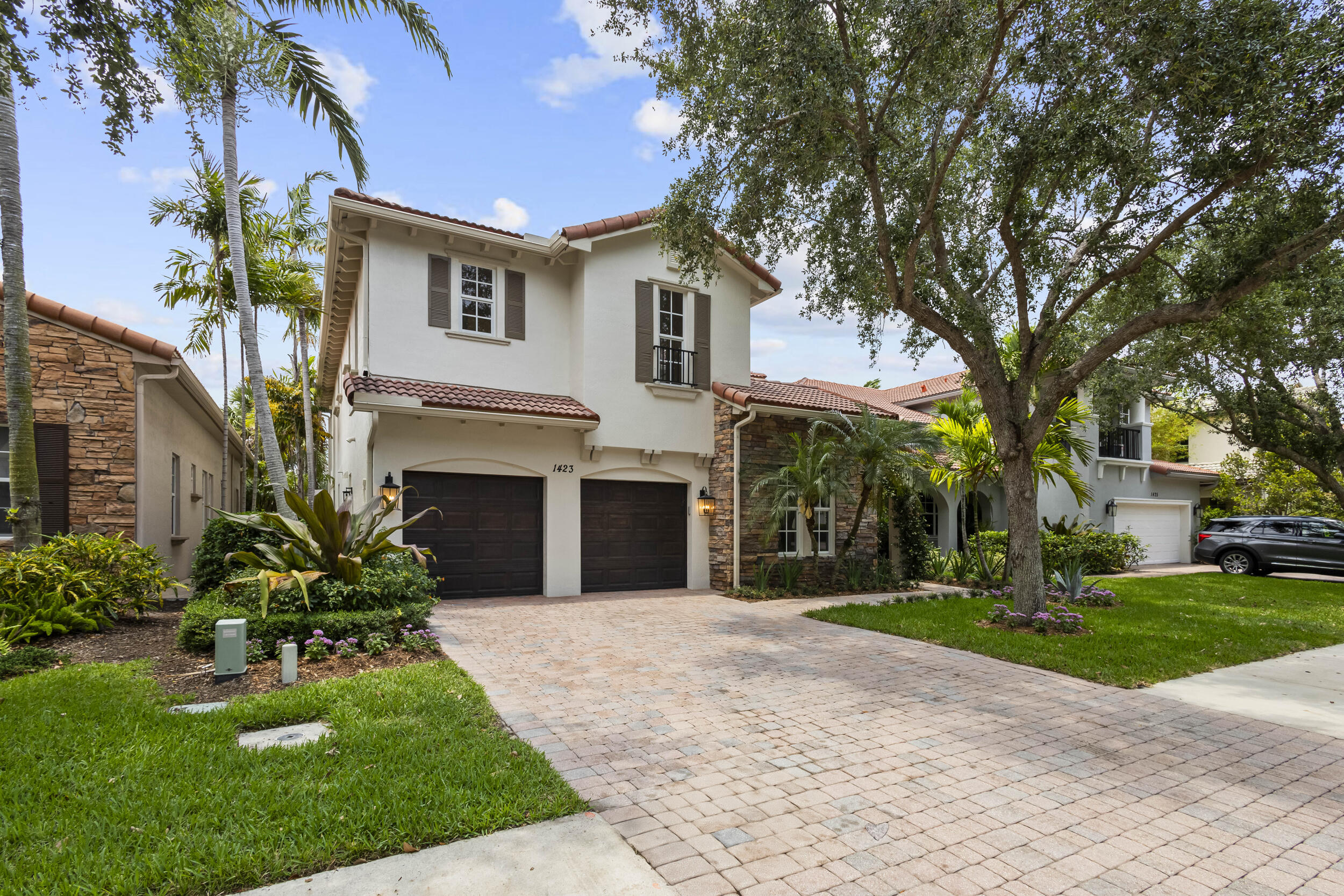 1423 E Barlow Court E