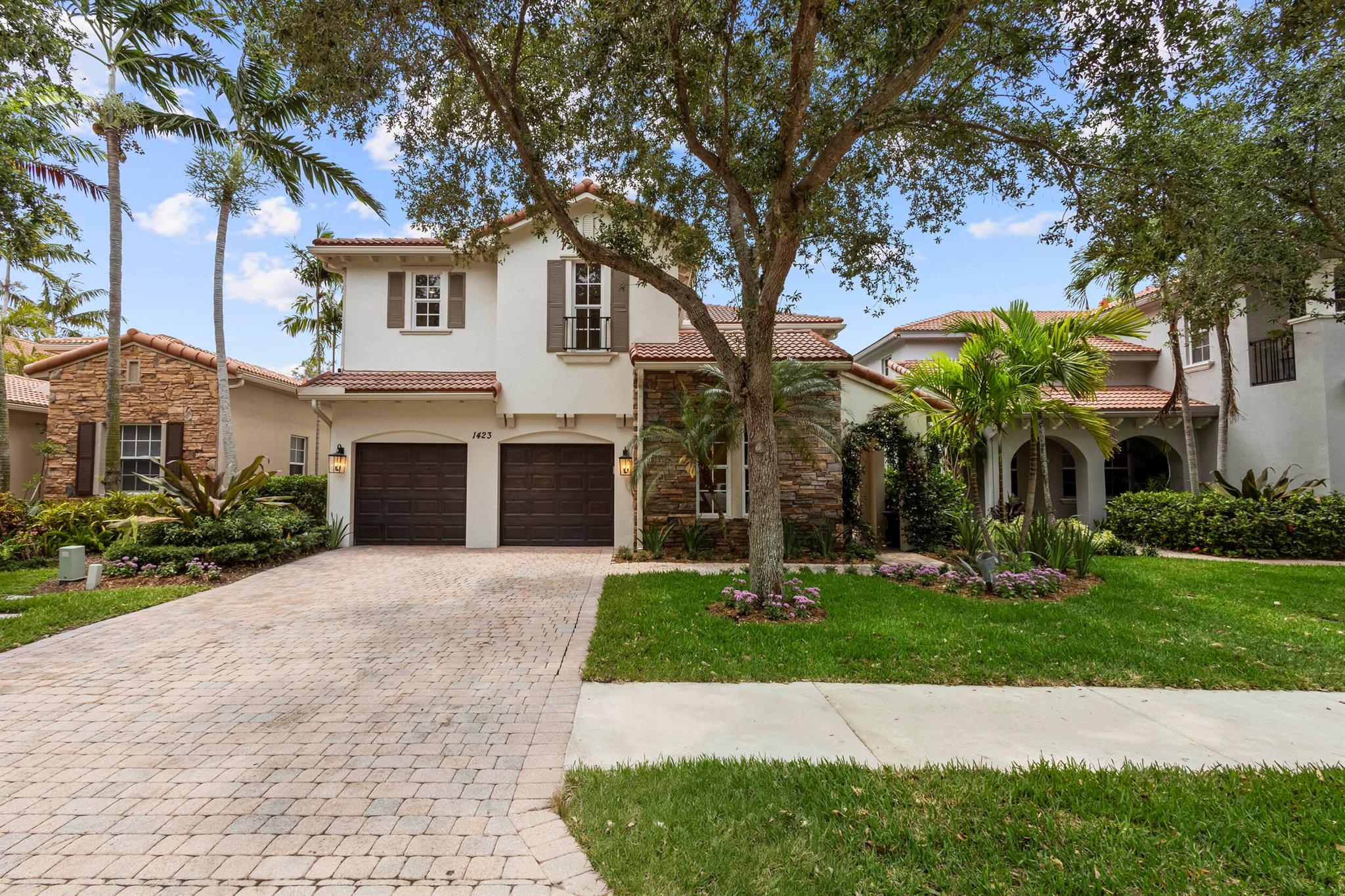 1423 E Barlow Court E