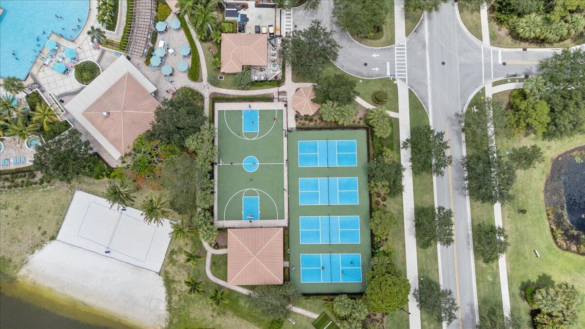 1423 E Barlow Court E