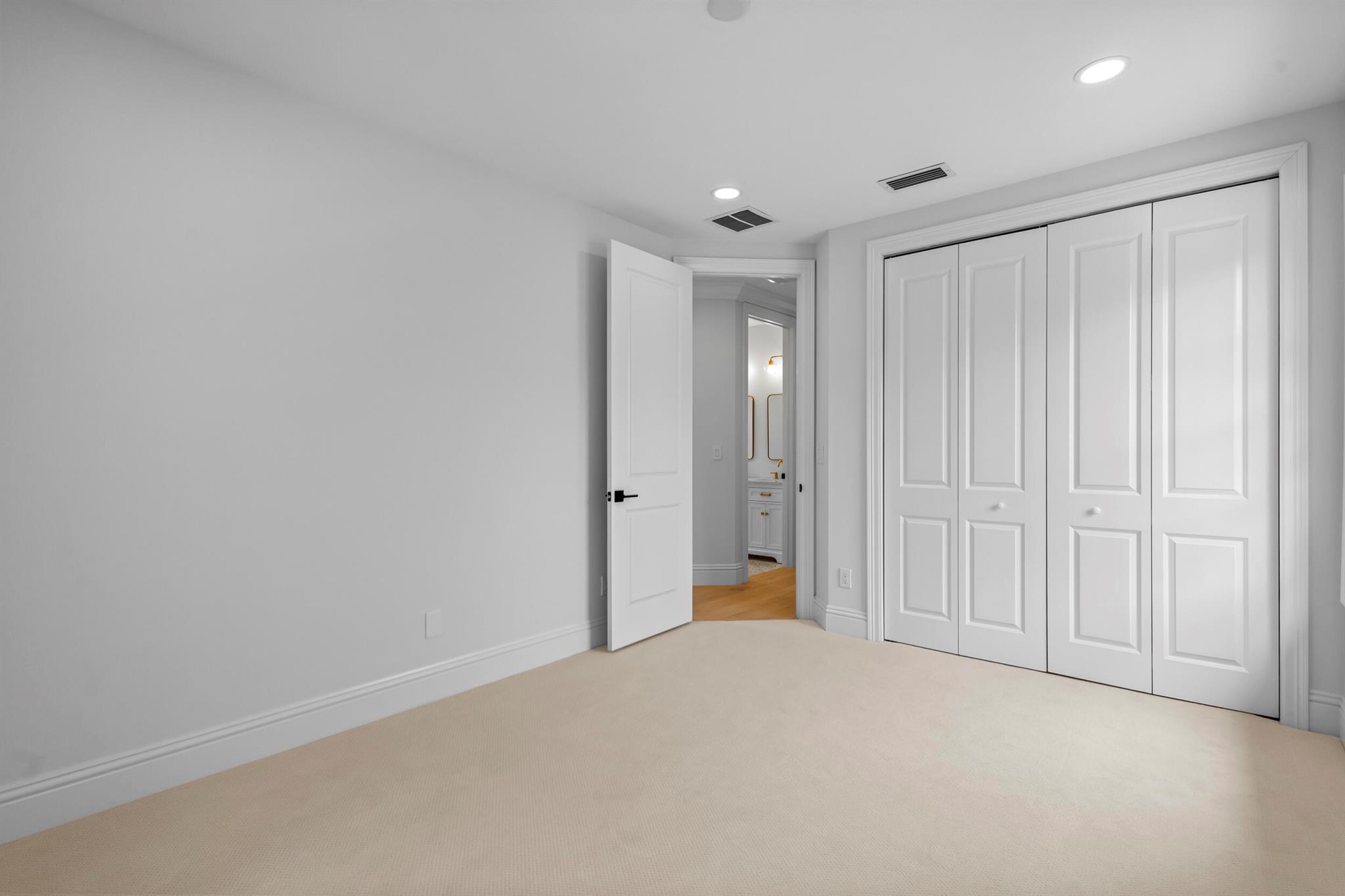 1423 E Barlow Court E