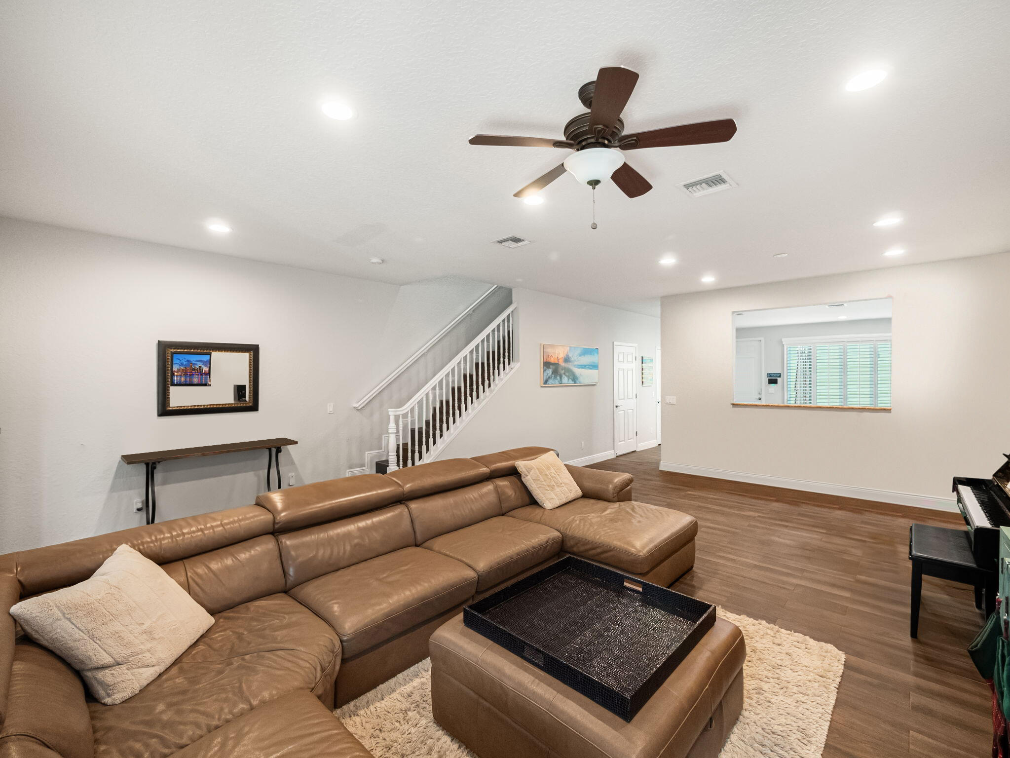 1233 Dakota Drive