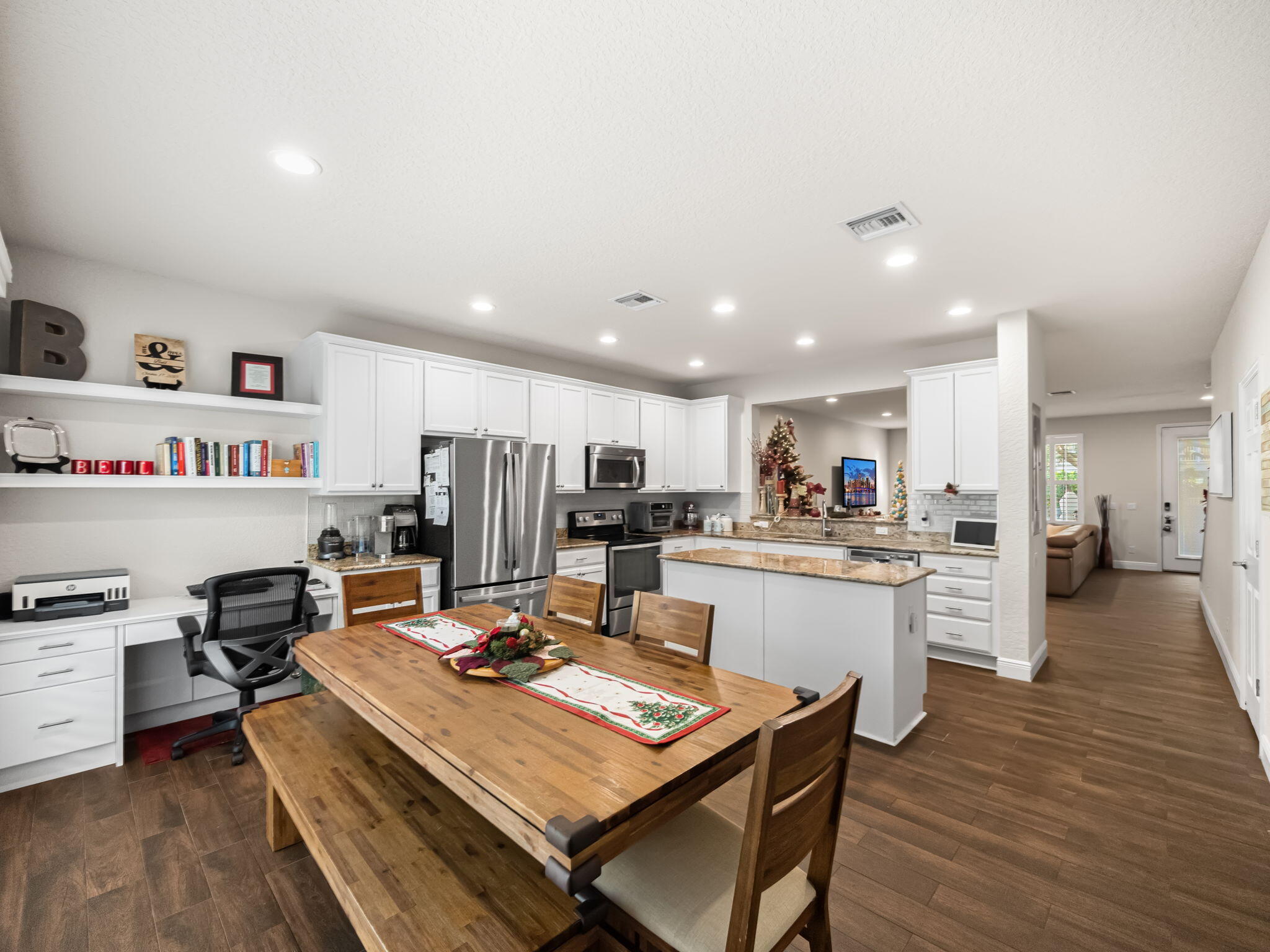 1233 Dakota Drive
