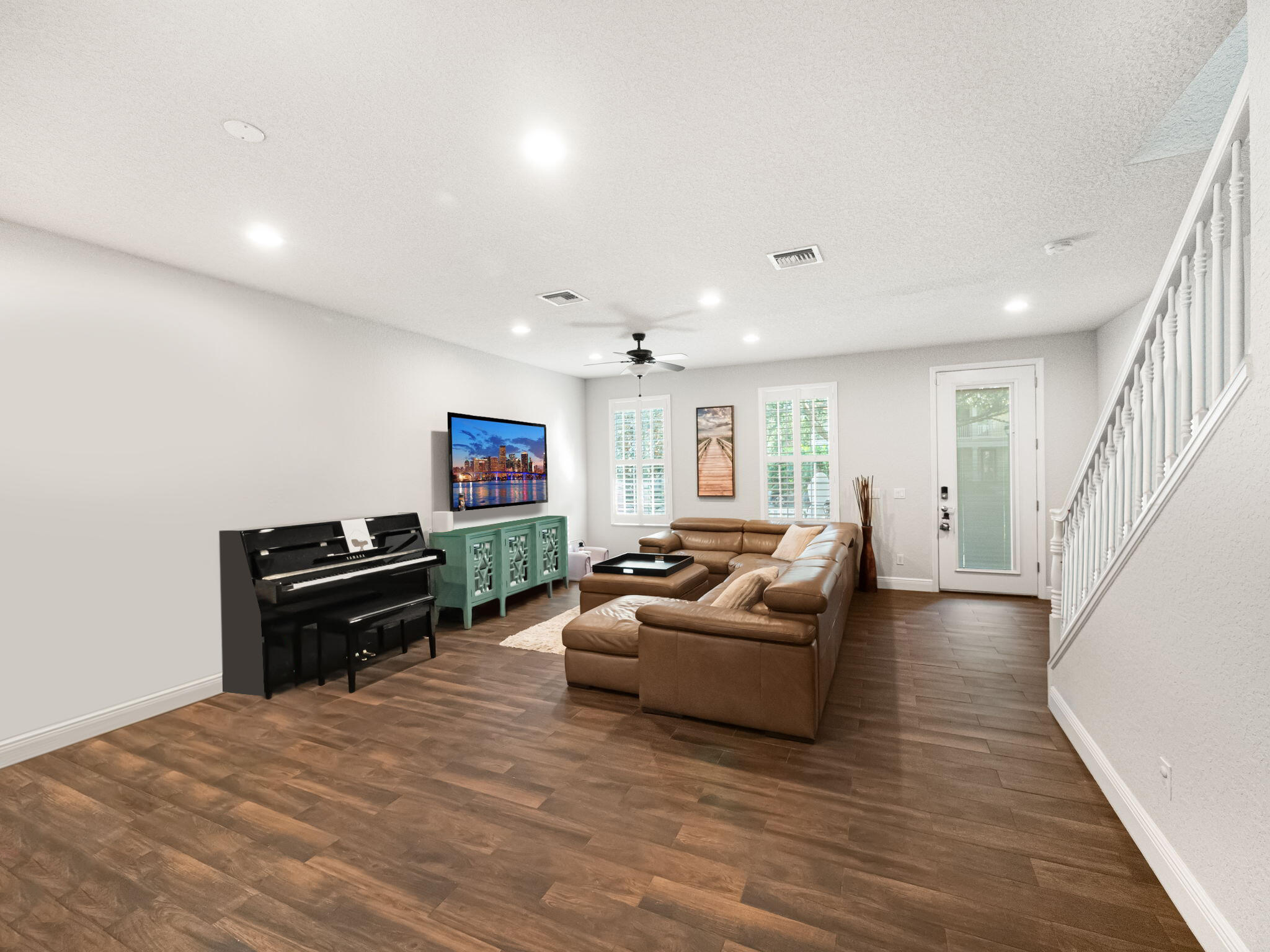 1233 Dakota Drive