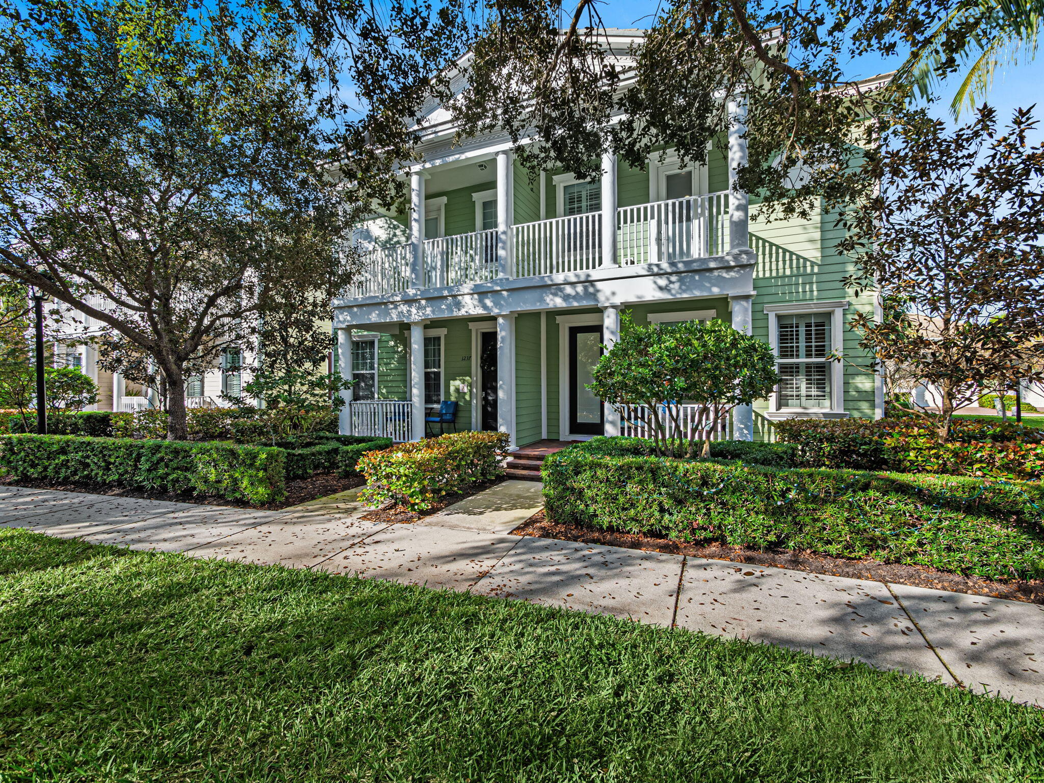 1233 Dakota Drive