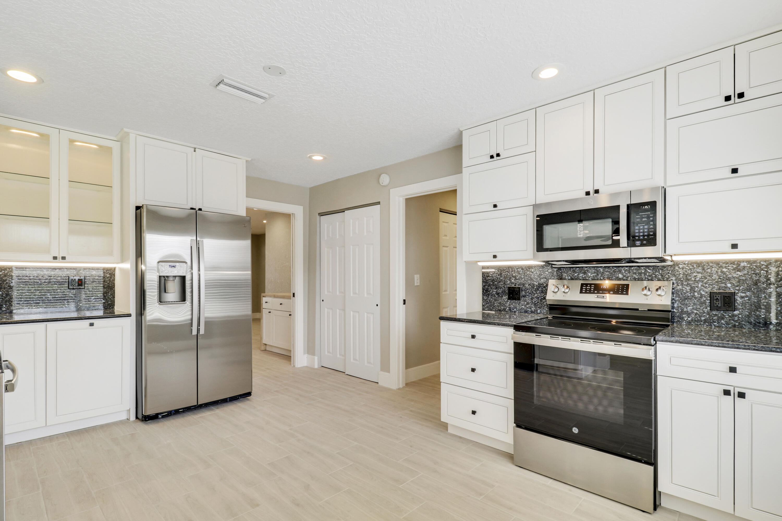 222 Las Palmas Street