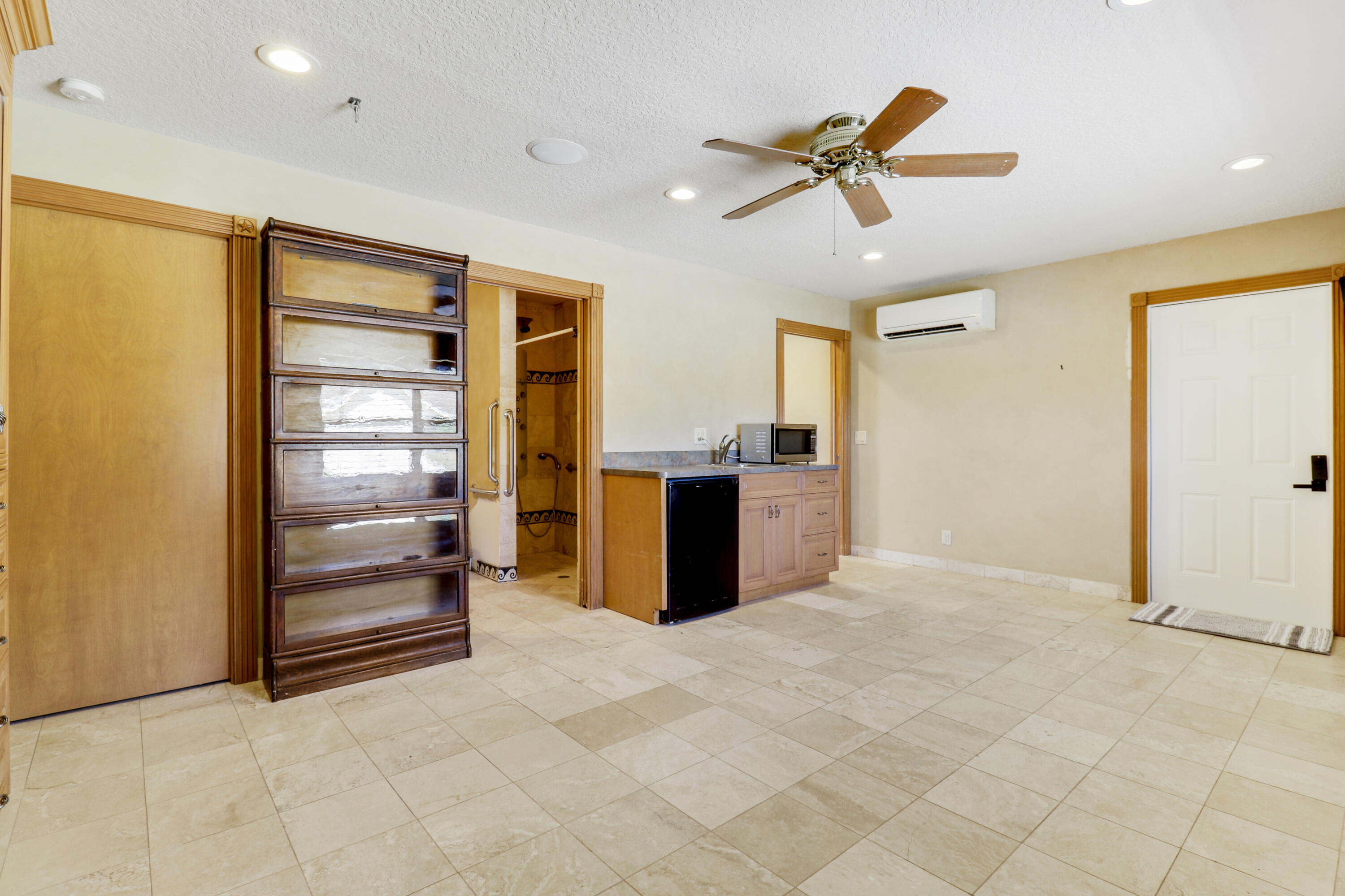 222 Las Palmas Street