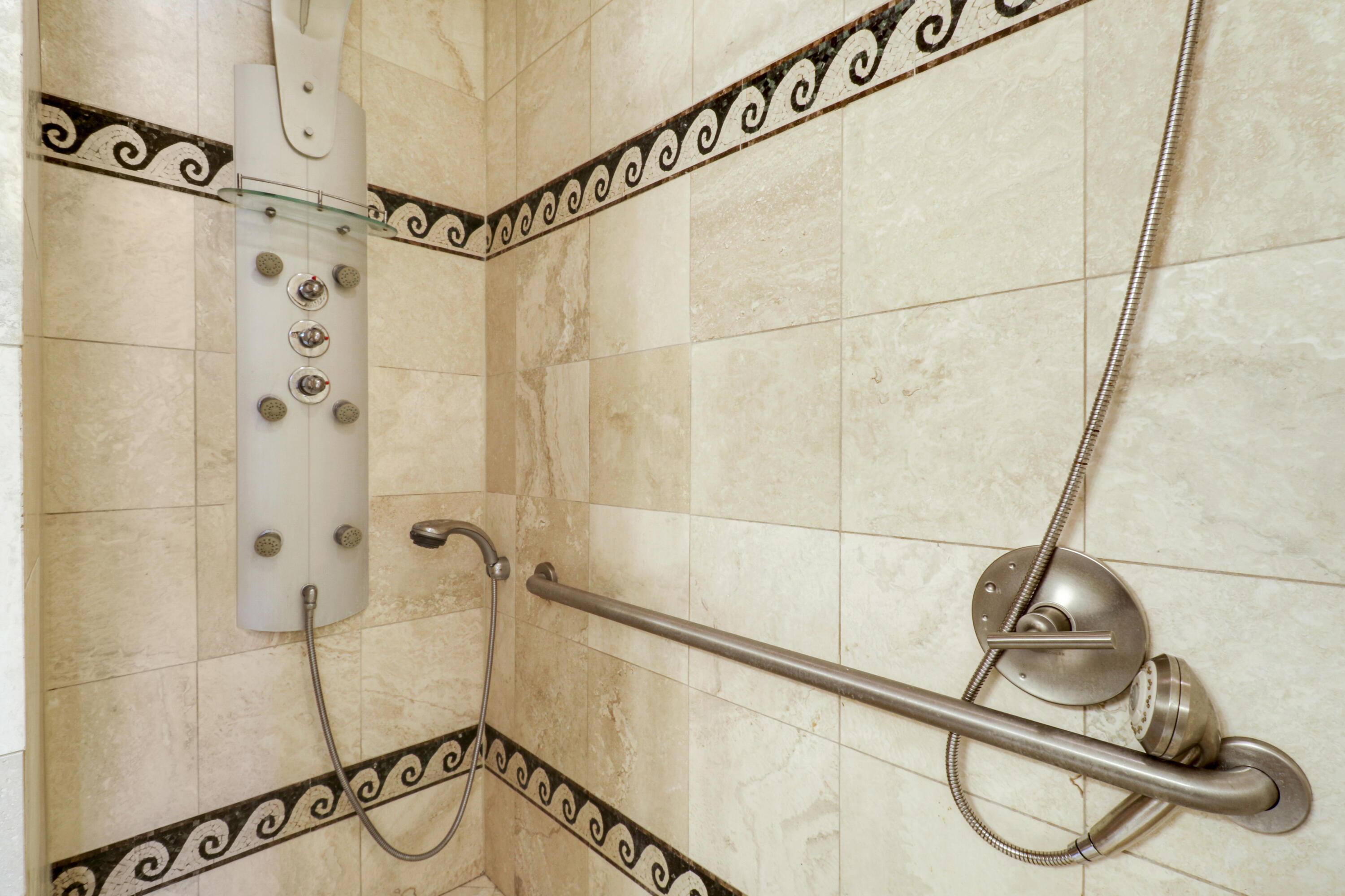 222 Las Palmas Street