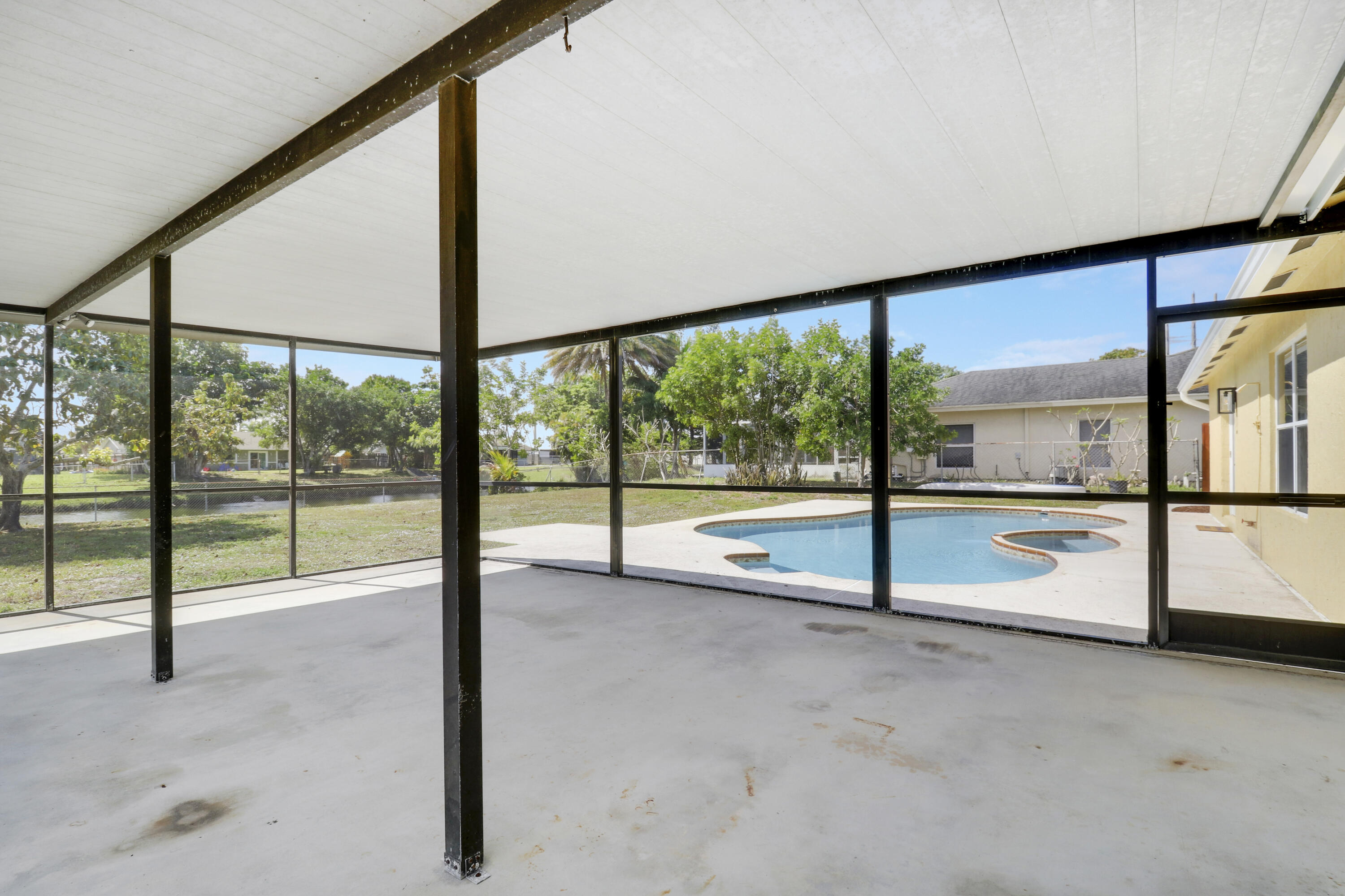 222 Las Palmas Street