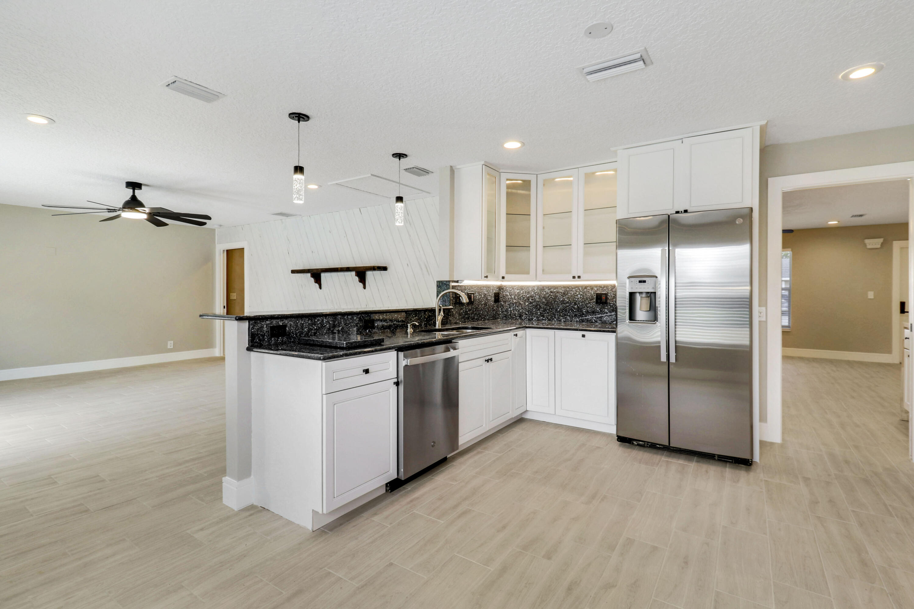 222 Las Palmas Street