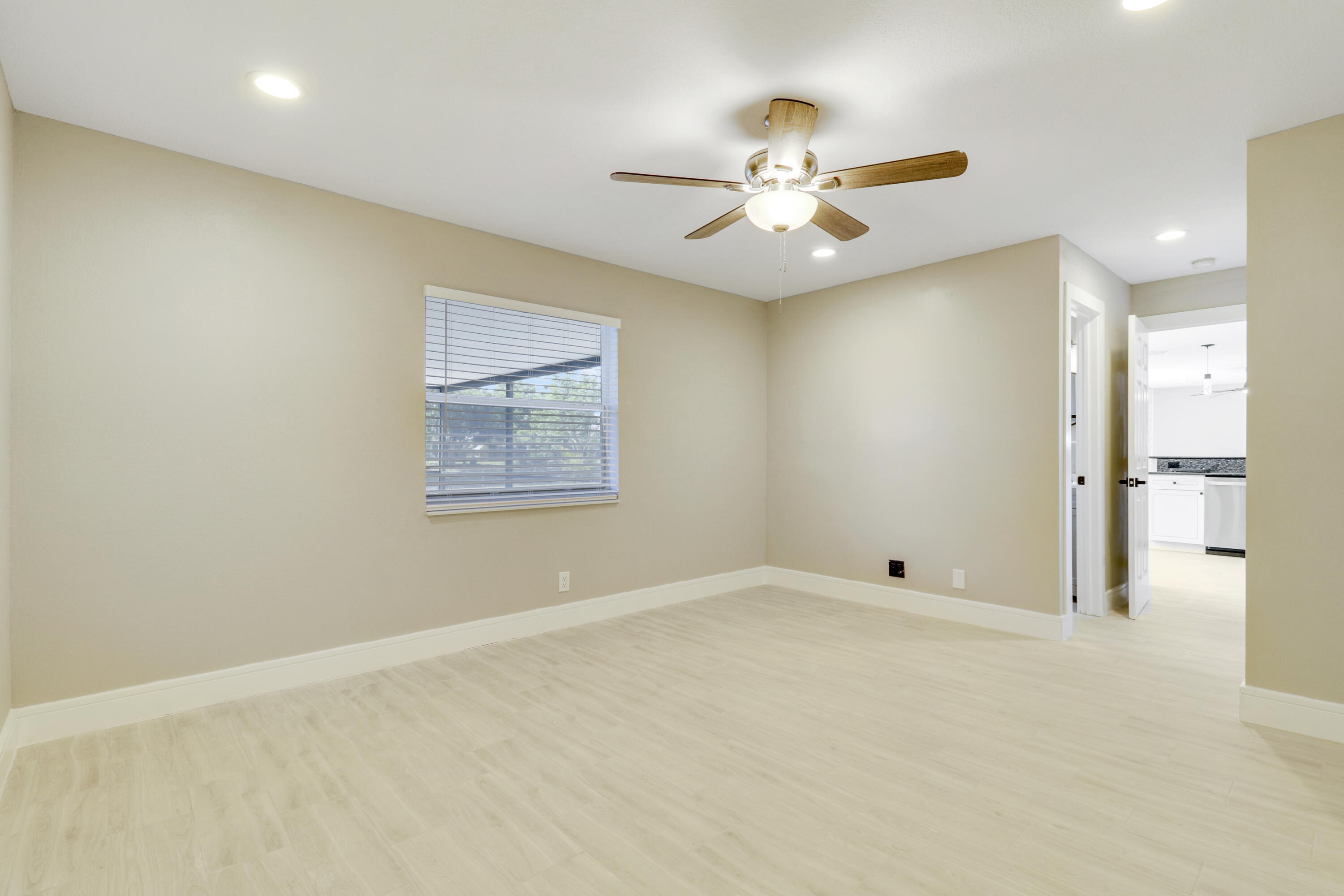 222 Las Palmas Street