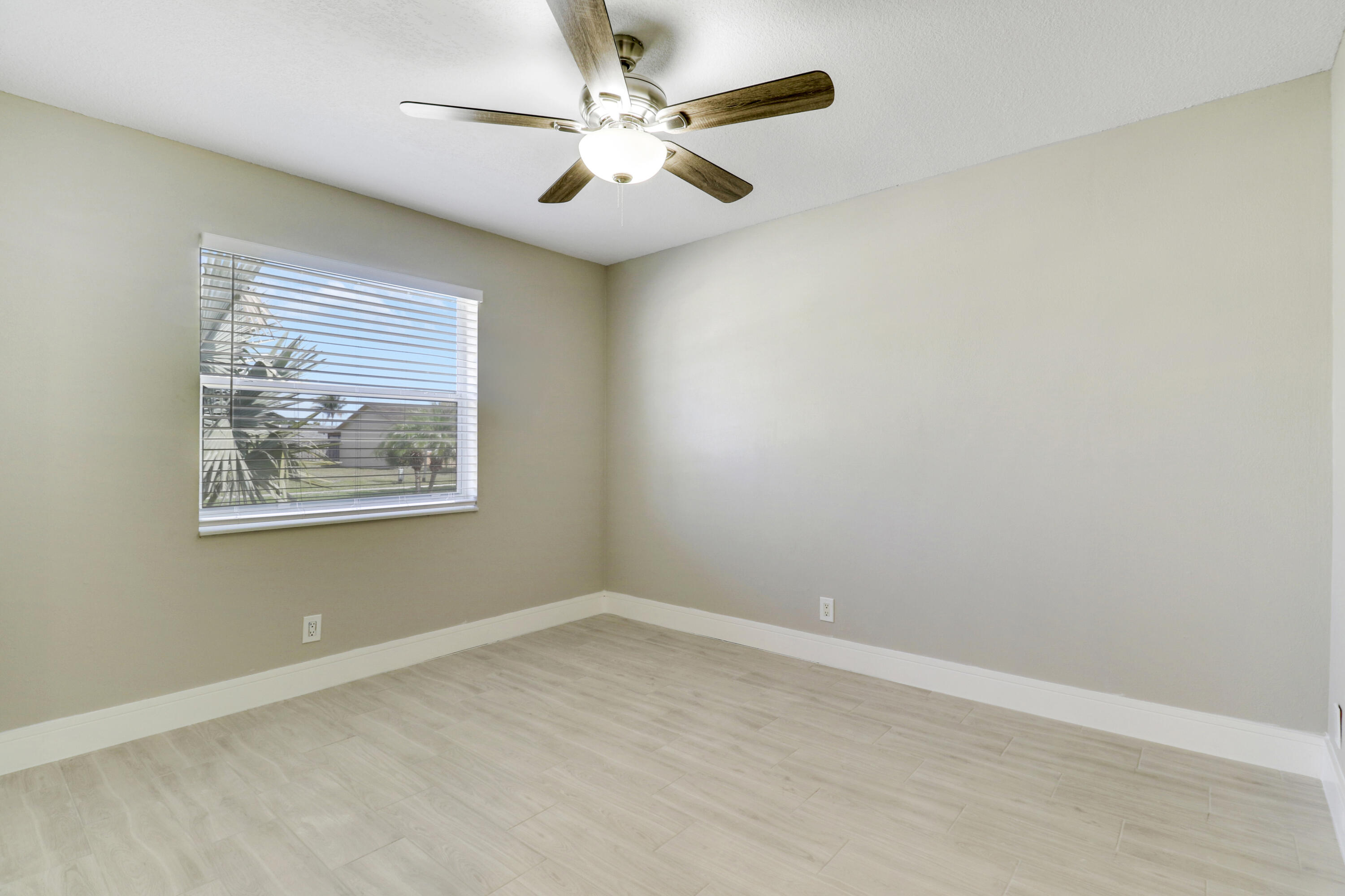 222 Las Palmas Street