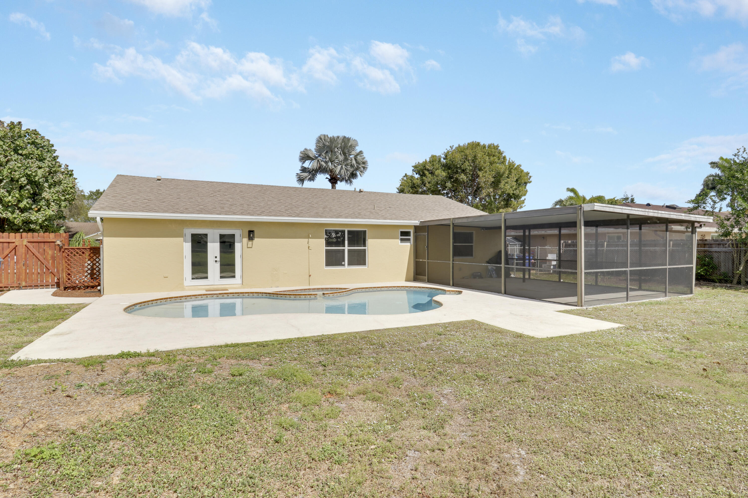 222 Las Palmas Street