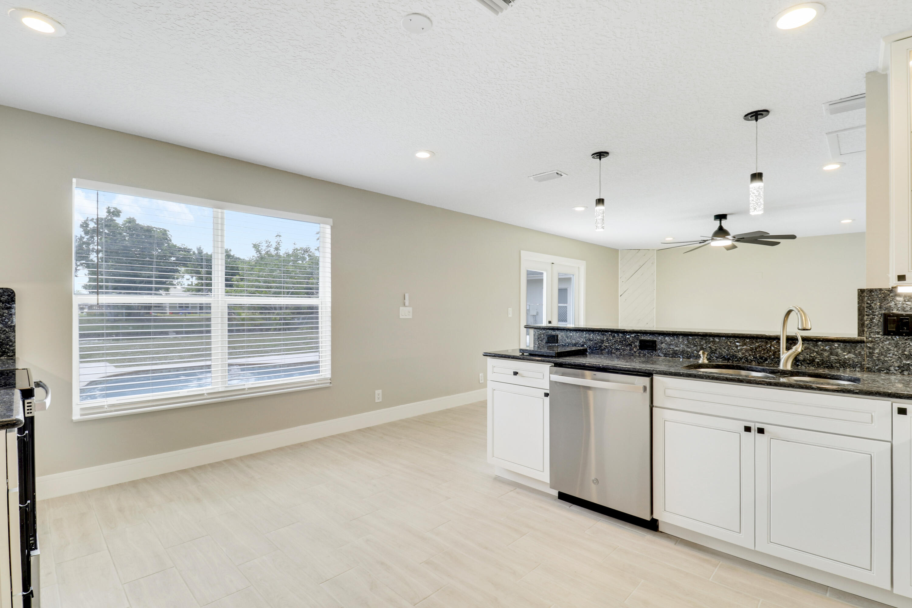 222 Las Palmas Street