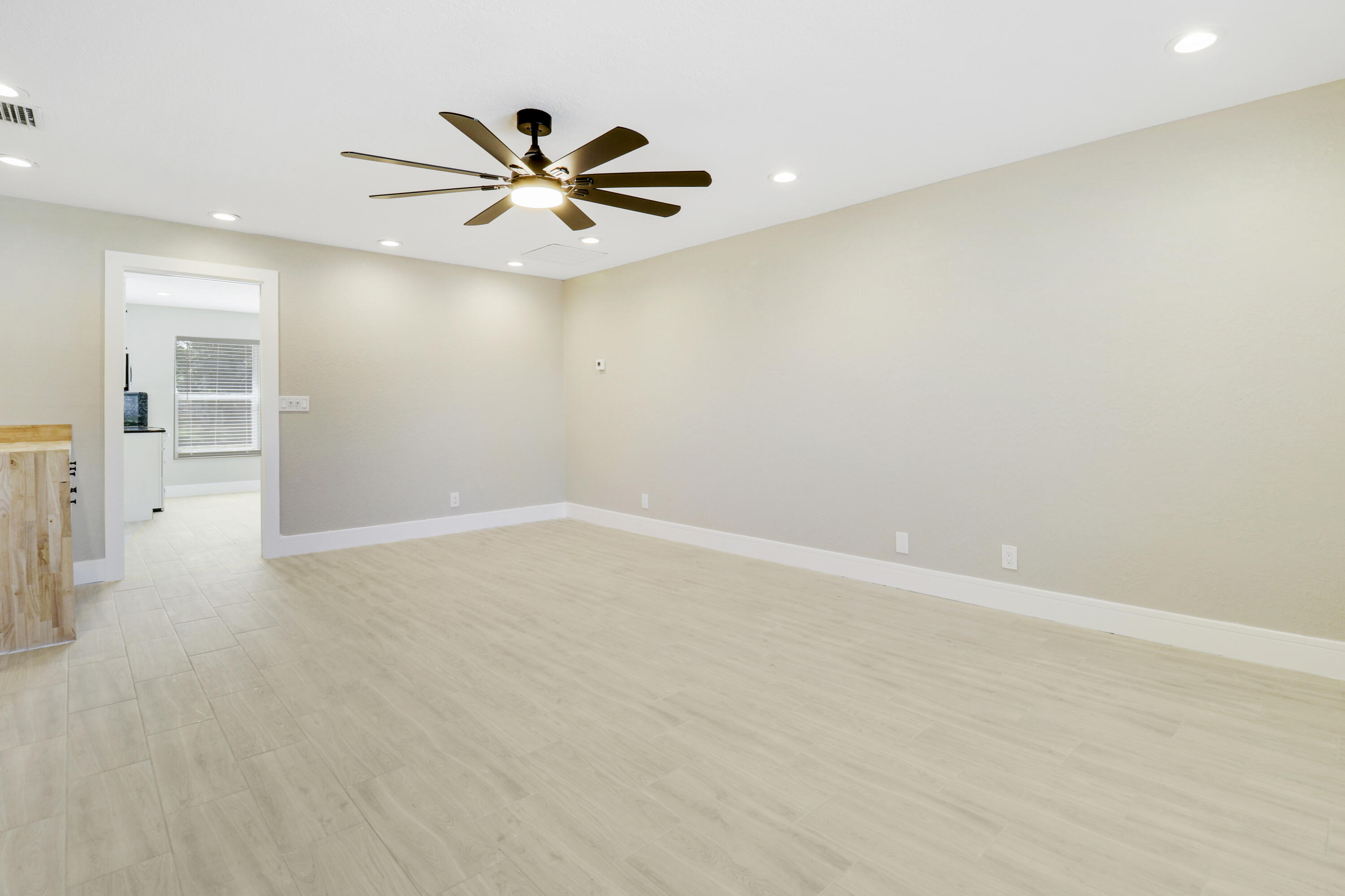 222 Las Palmas Street