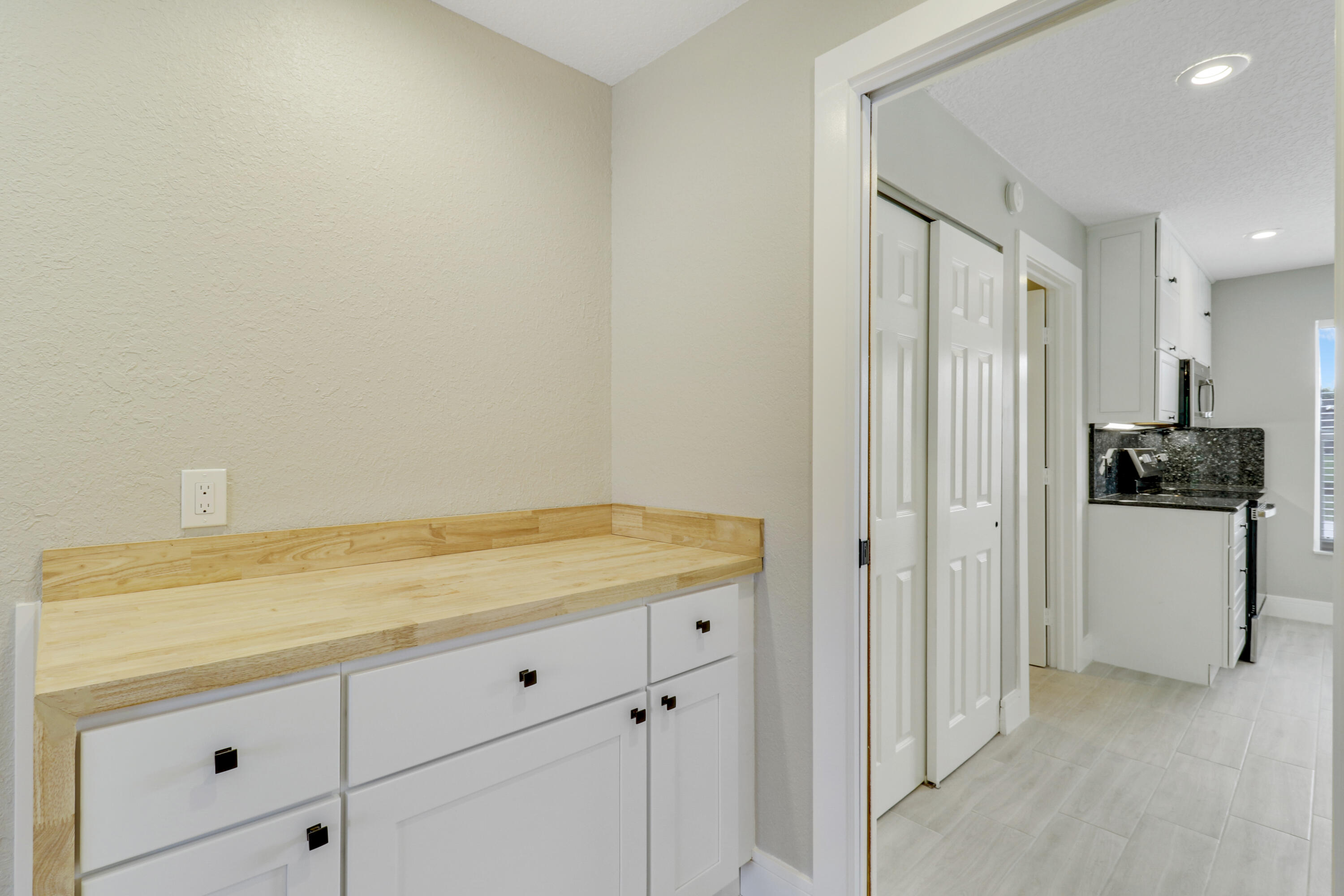 222 Las Palmas Street