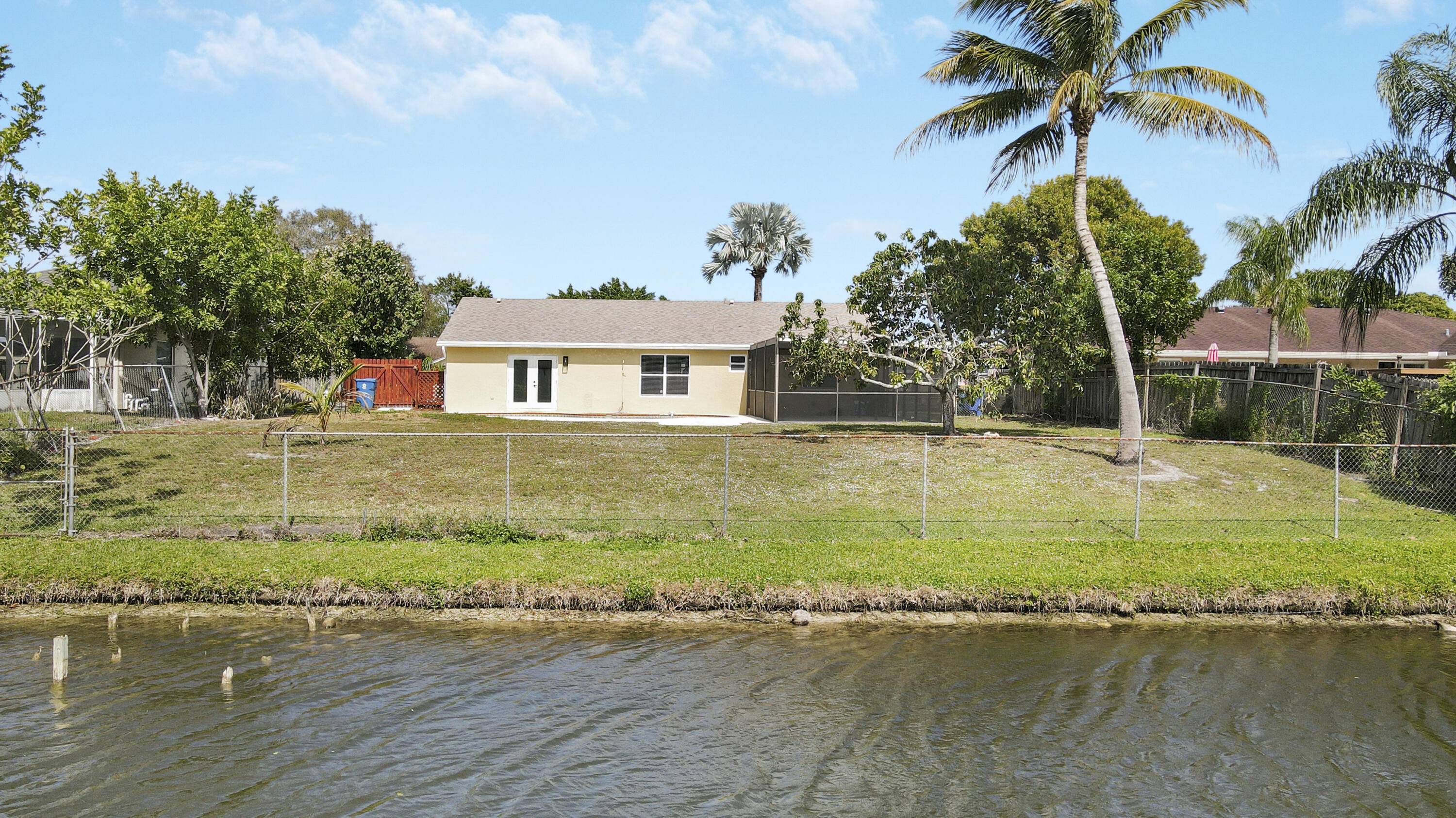 222 Las Palmas Street