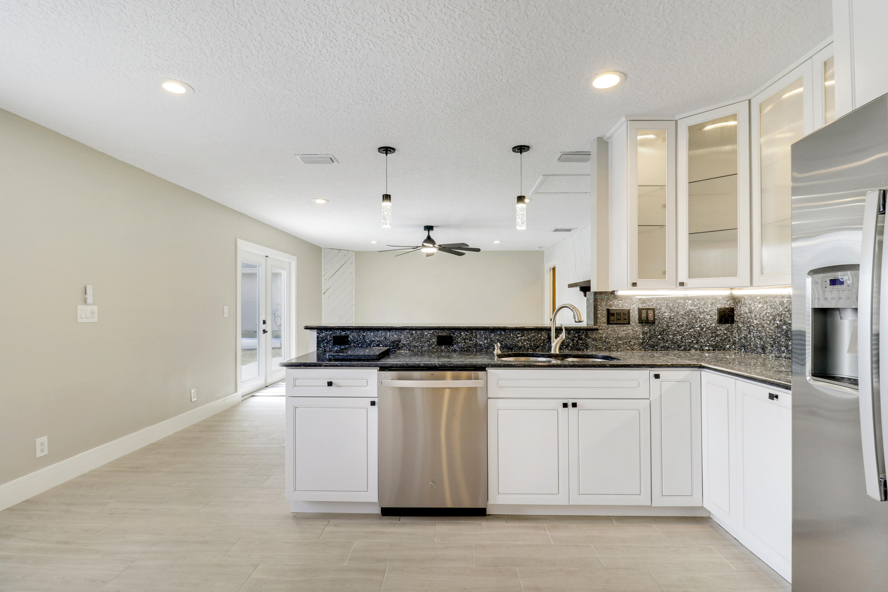 222 Las Palmas Street