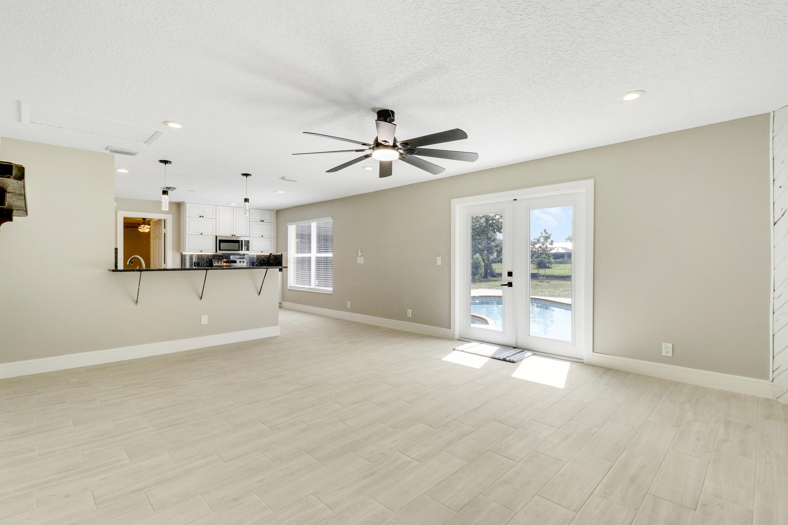 222 Las Palmas Street