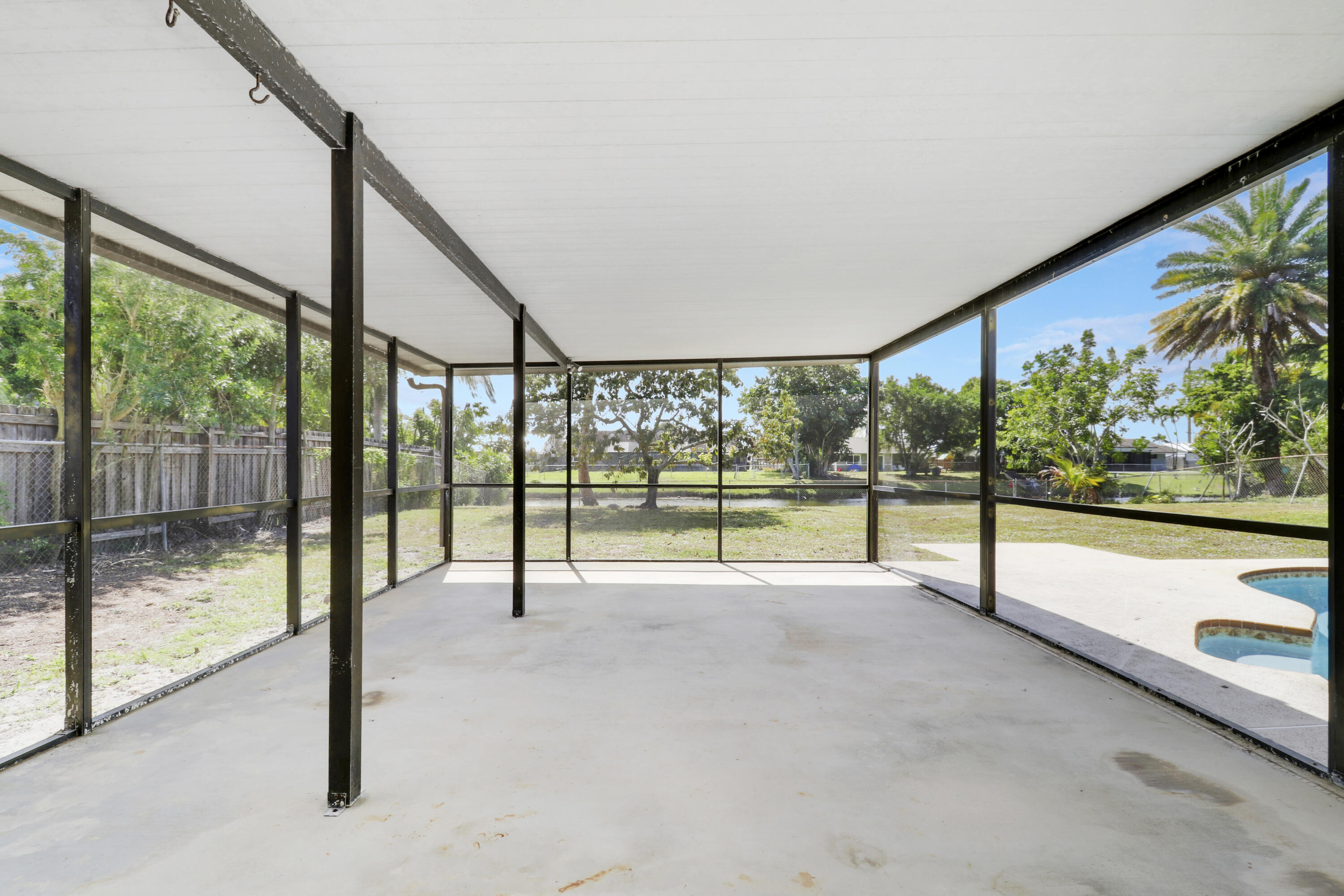 222 Las Palmas Street