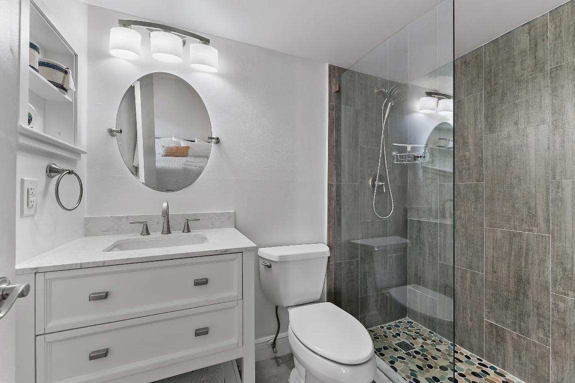 1605 S Us Highway 1 V1 104