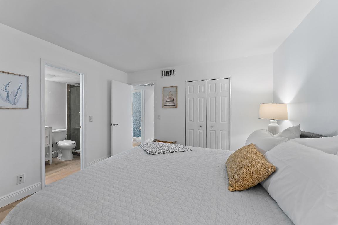 1605 S Us Highway 1 V1 104