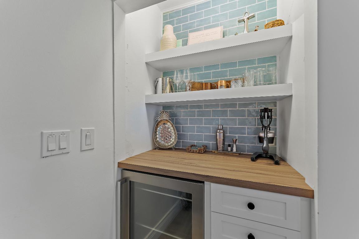 1605 S Us Highway 1 V1 104