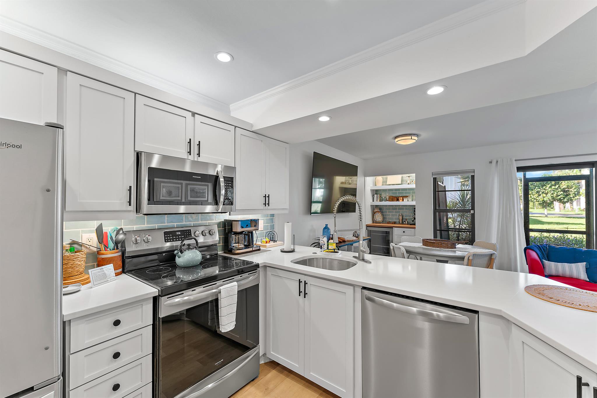 1605 S Us Highway 1 V1 104