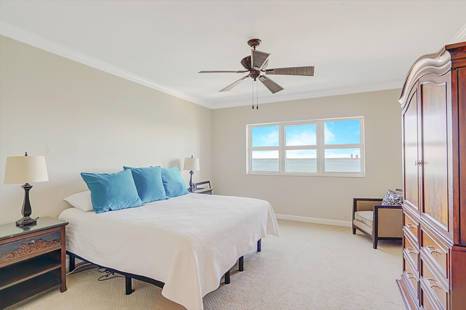 2650 Lake Shore Drive 703