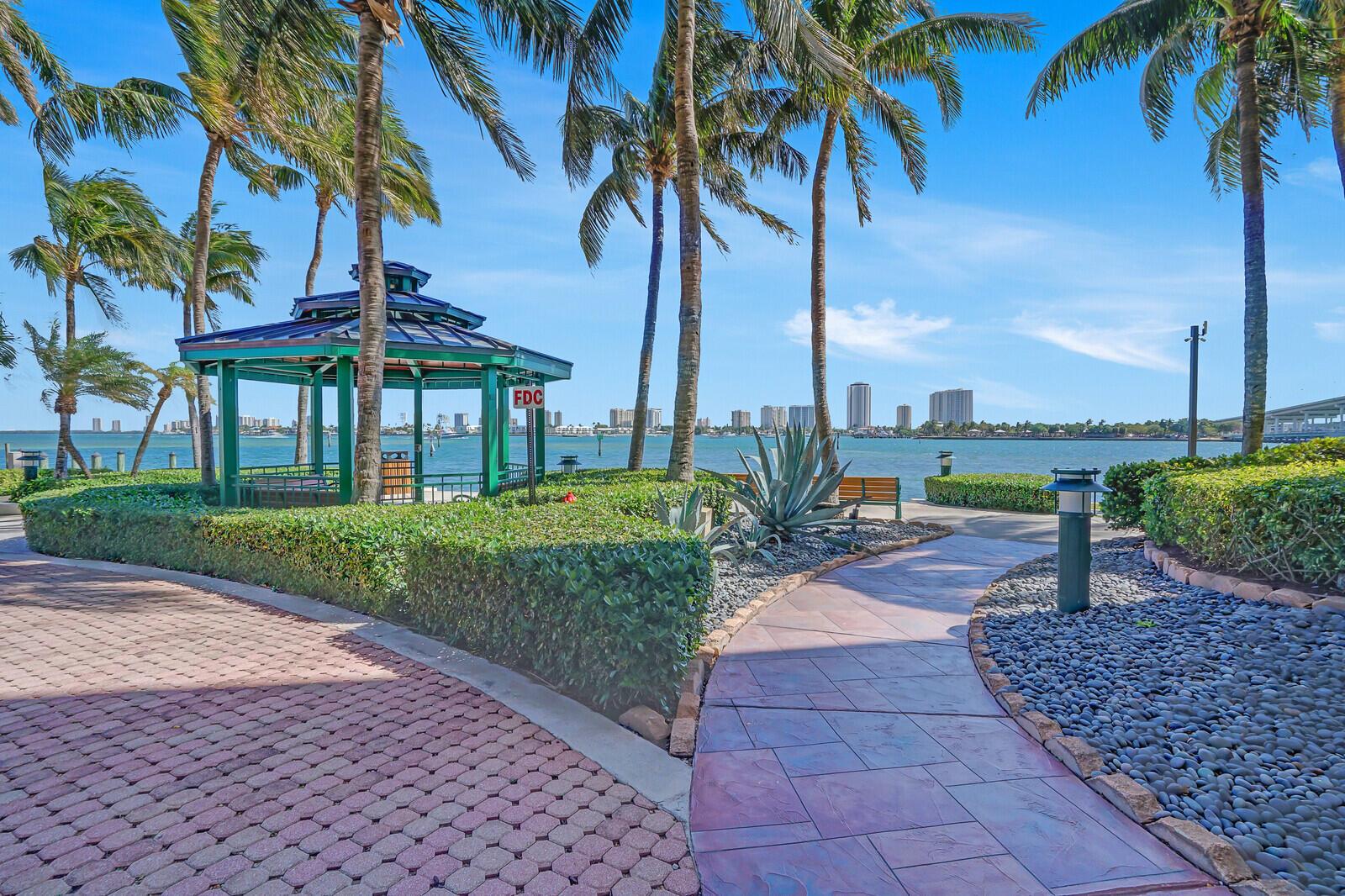 2650 Lake Shore Drive 703
