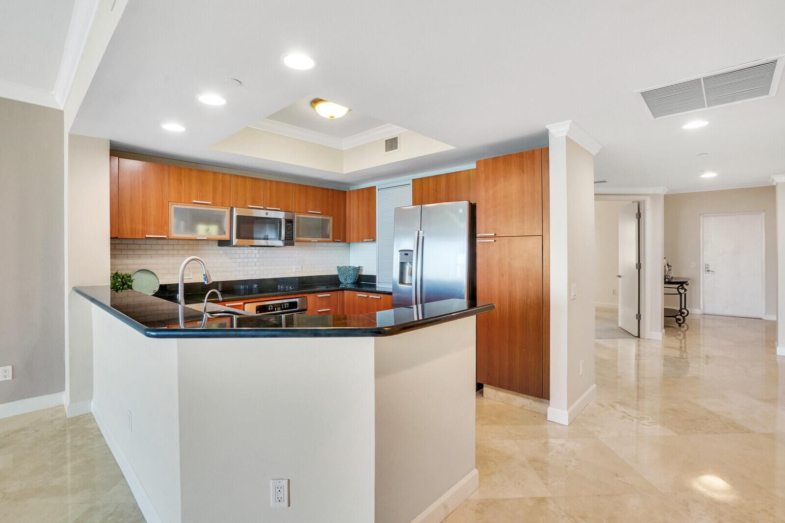 2650 Lake Shore Drive 703