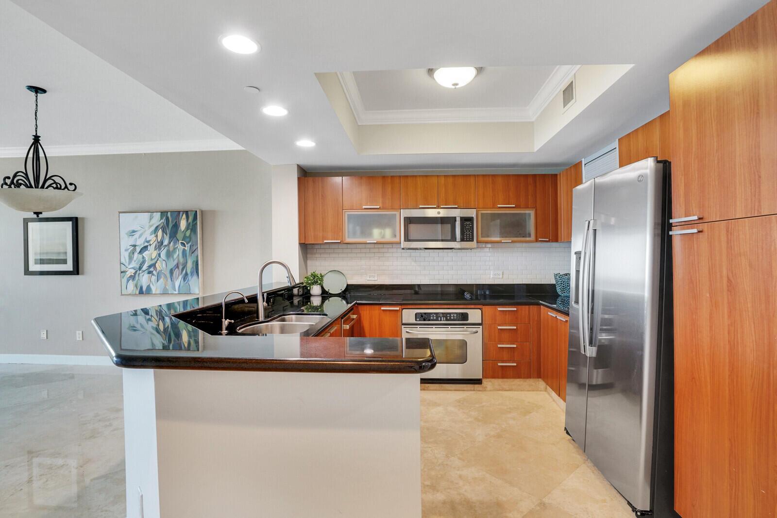 2650 Lake Shore Drive 703