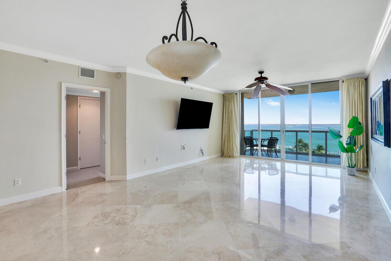 2650 Lake Shore Drive 703