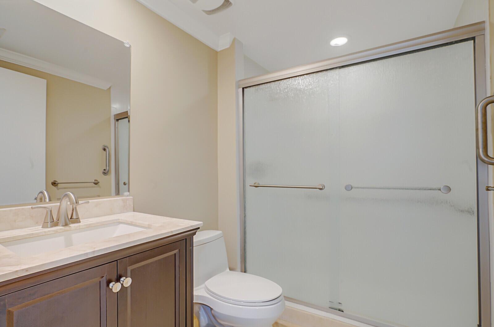 2650 Lake Shore Drive 703
