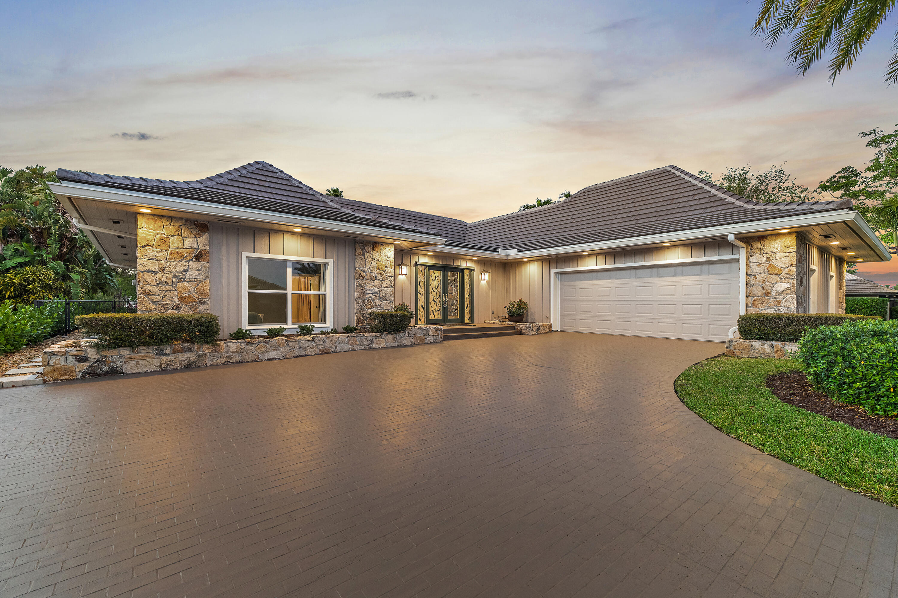 1 Banchory Court