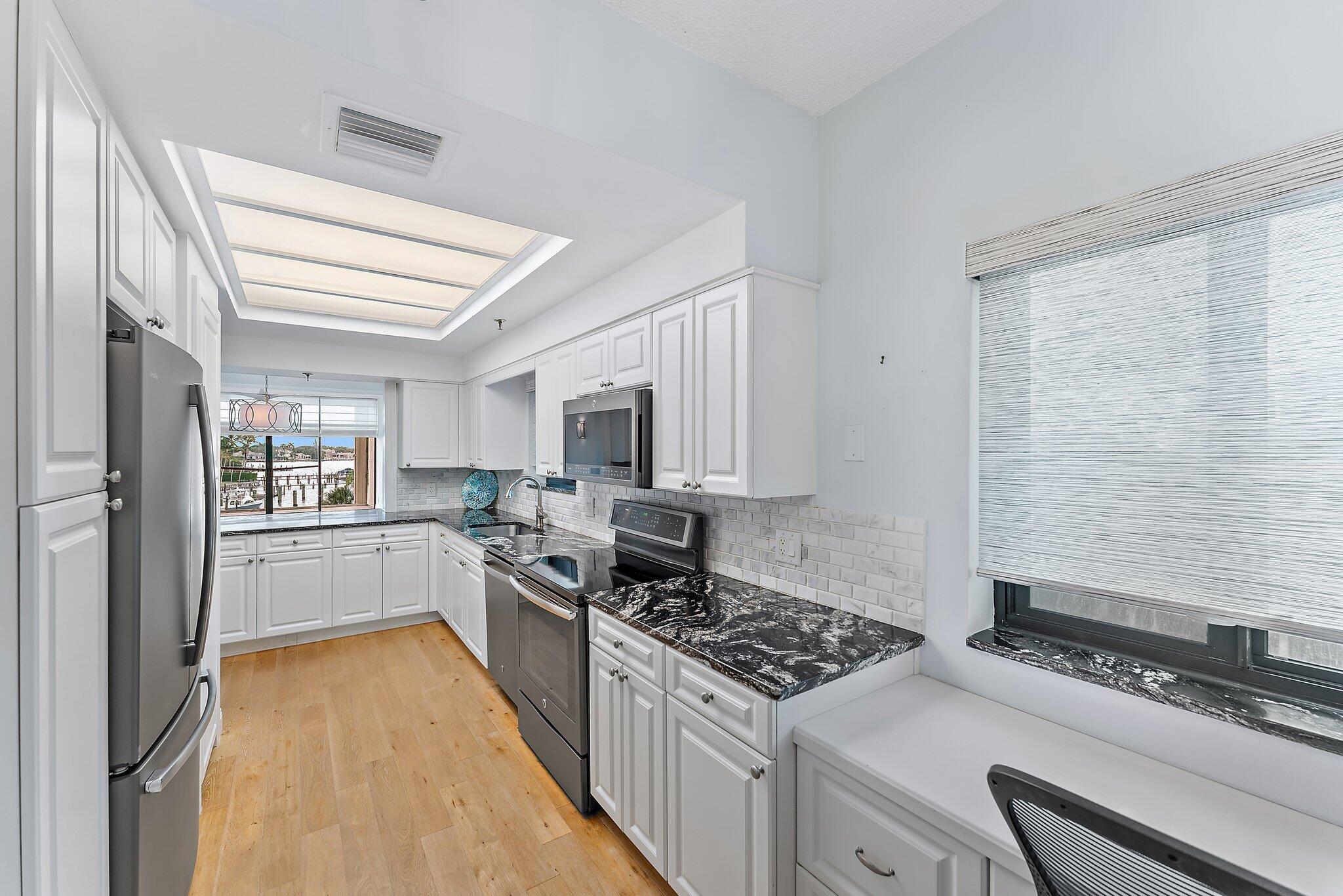 11370 Twelve Oaks Way 418