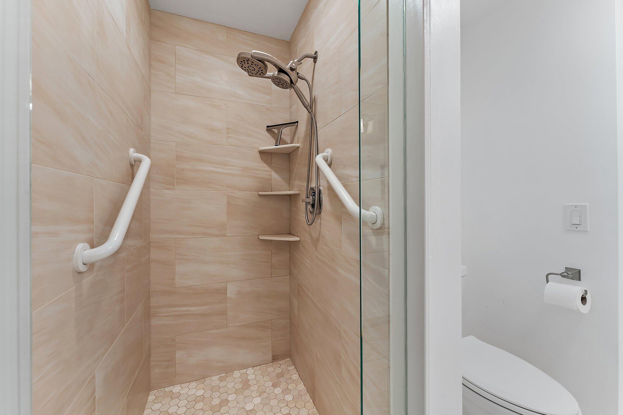 11370 Twelve Oaks Way 418