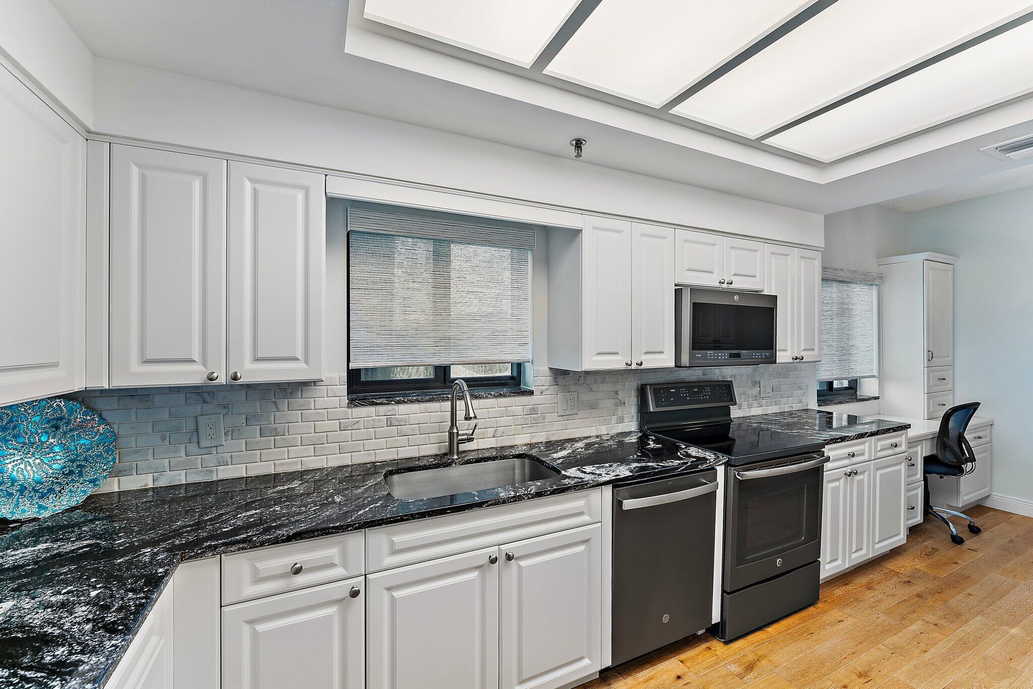 11370 Twelve Oaks Way 418