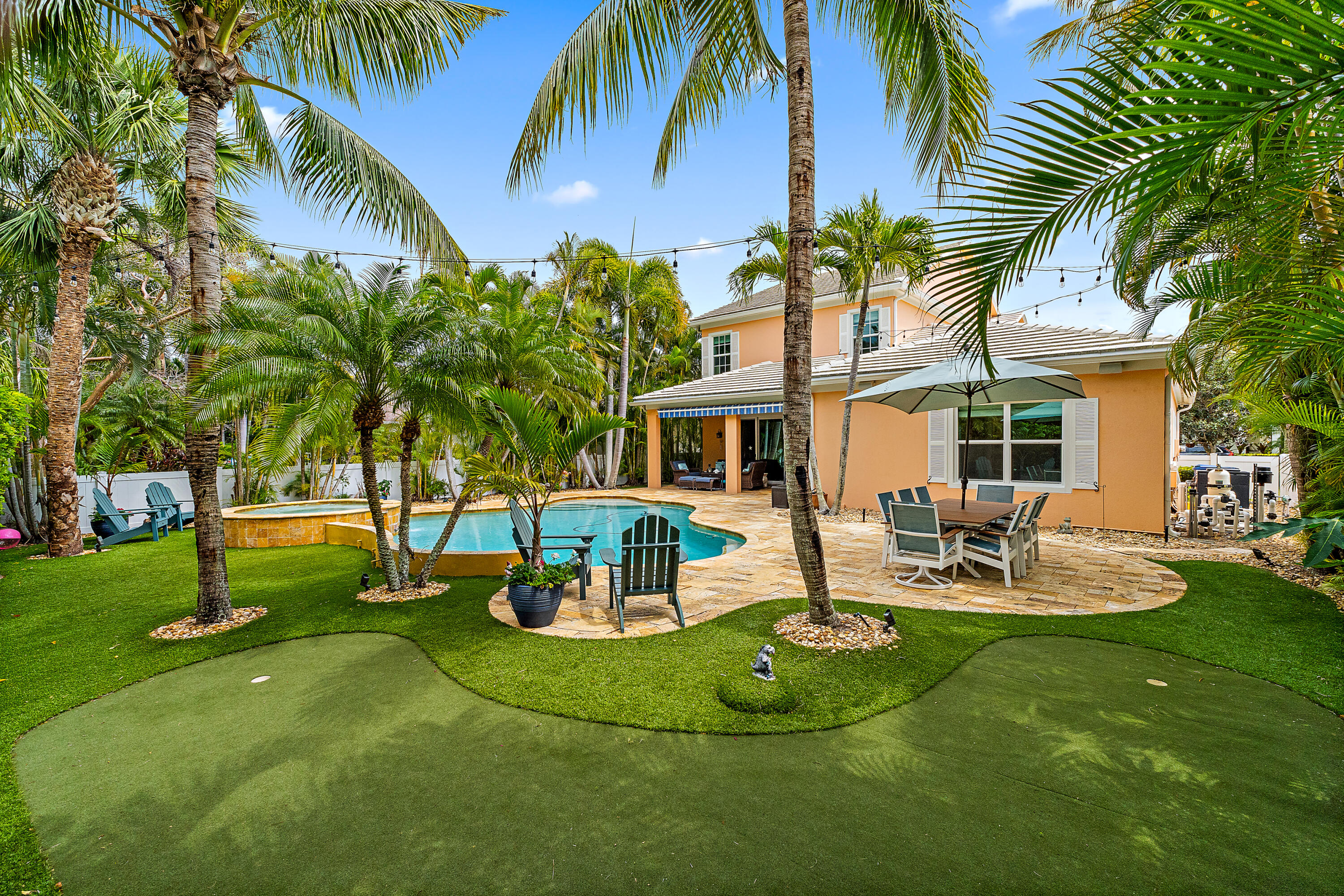 338 Caravelle Drive