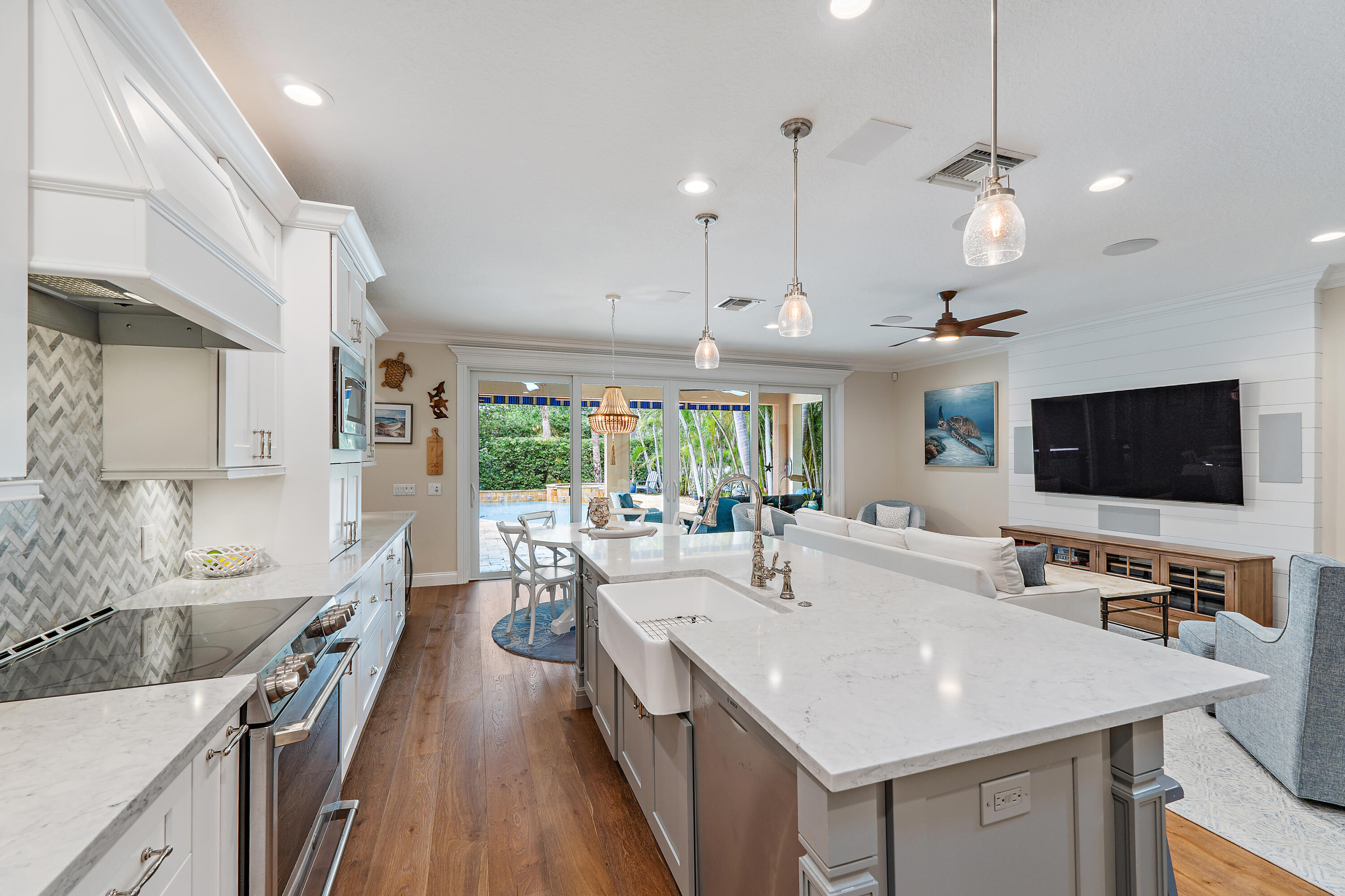 338 Caravelle Drive