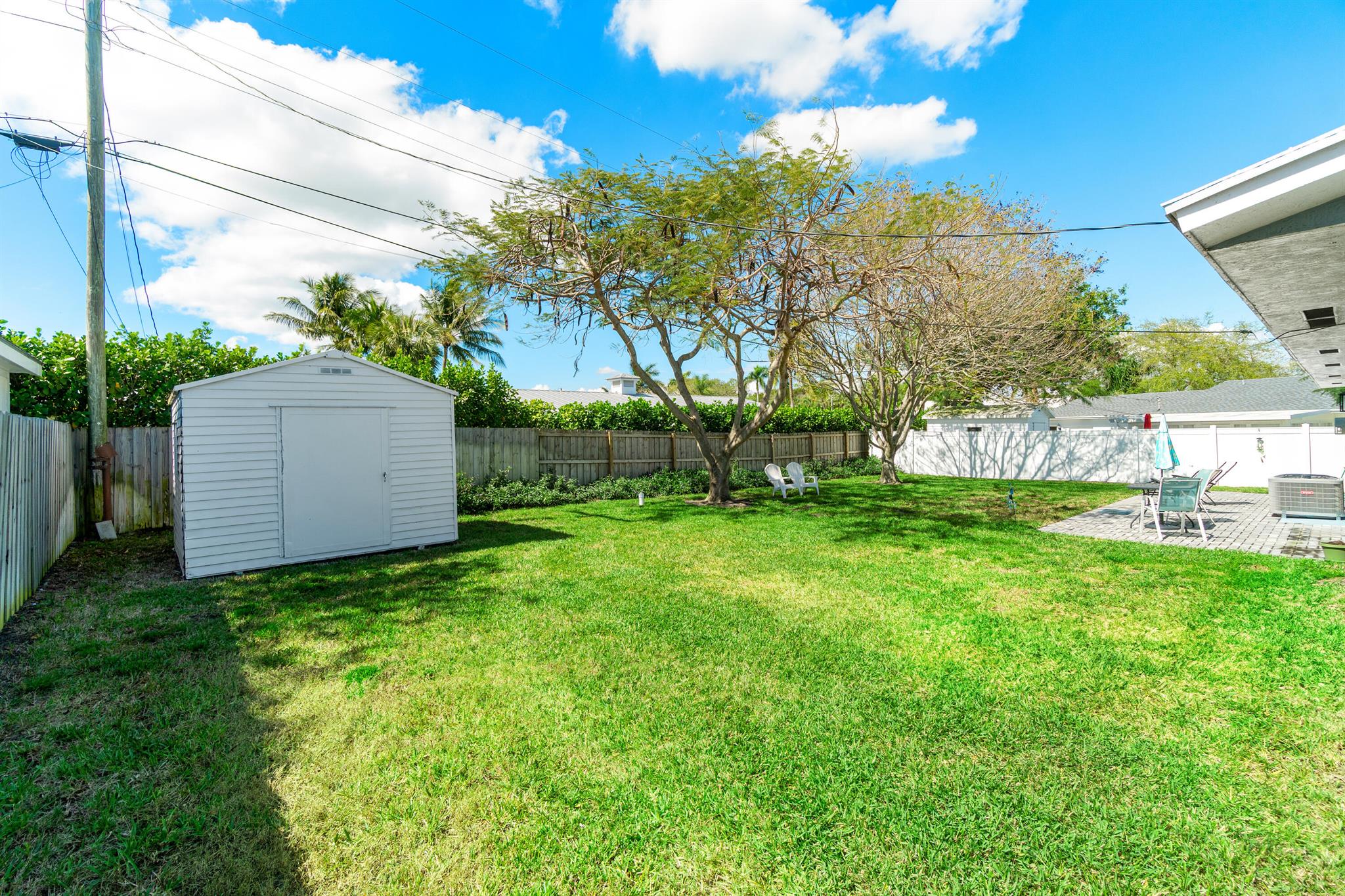 371 Saturn Avenue