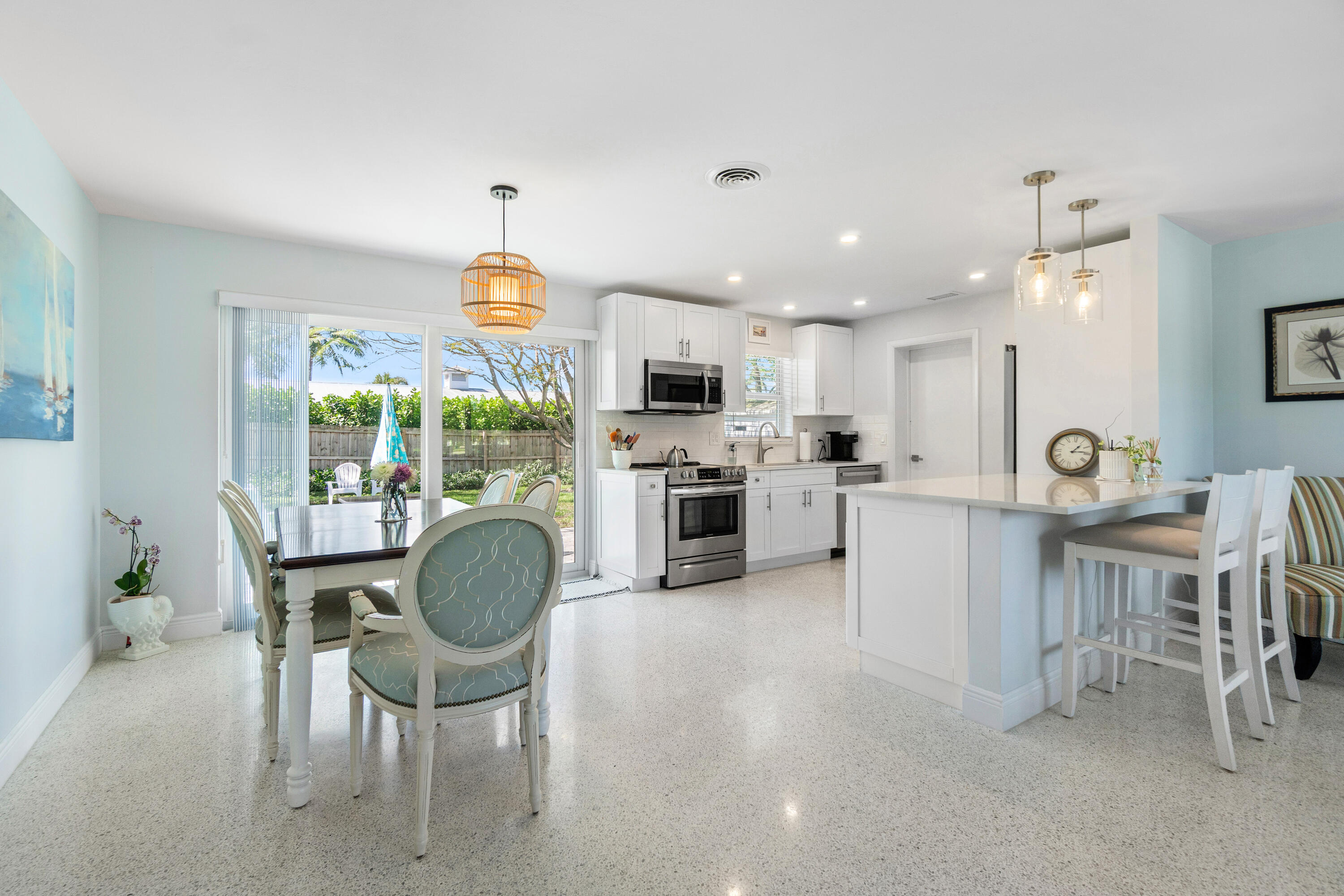 371 Saturn Avenue