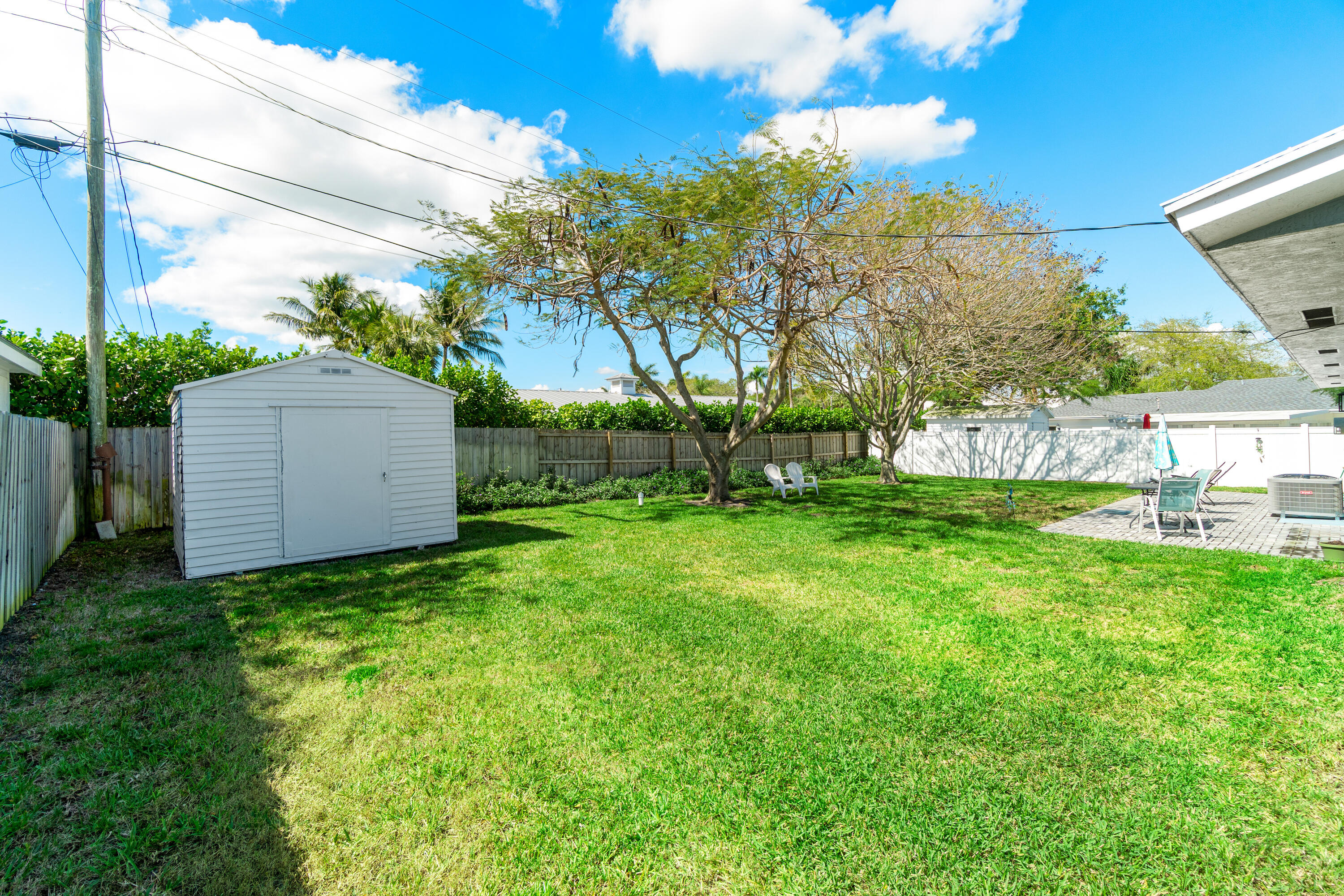 371 Saturn Avenue