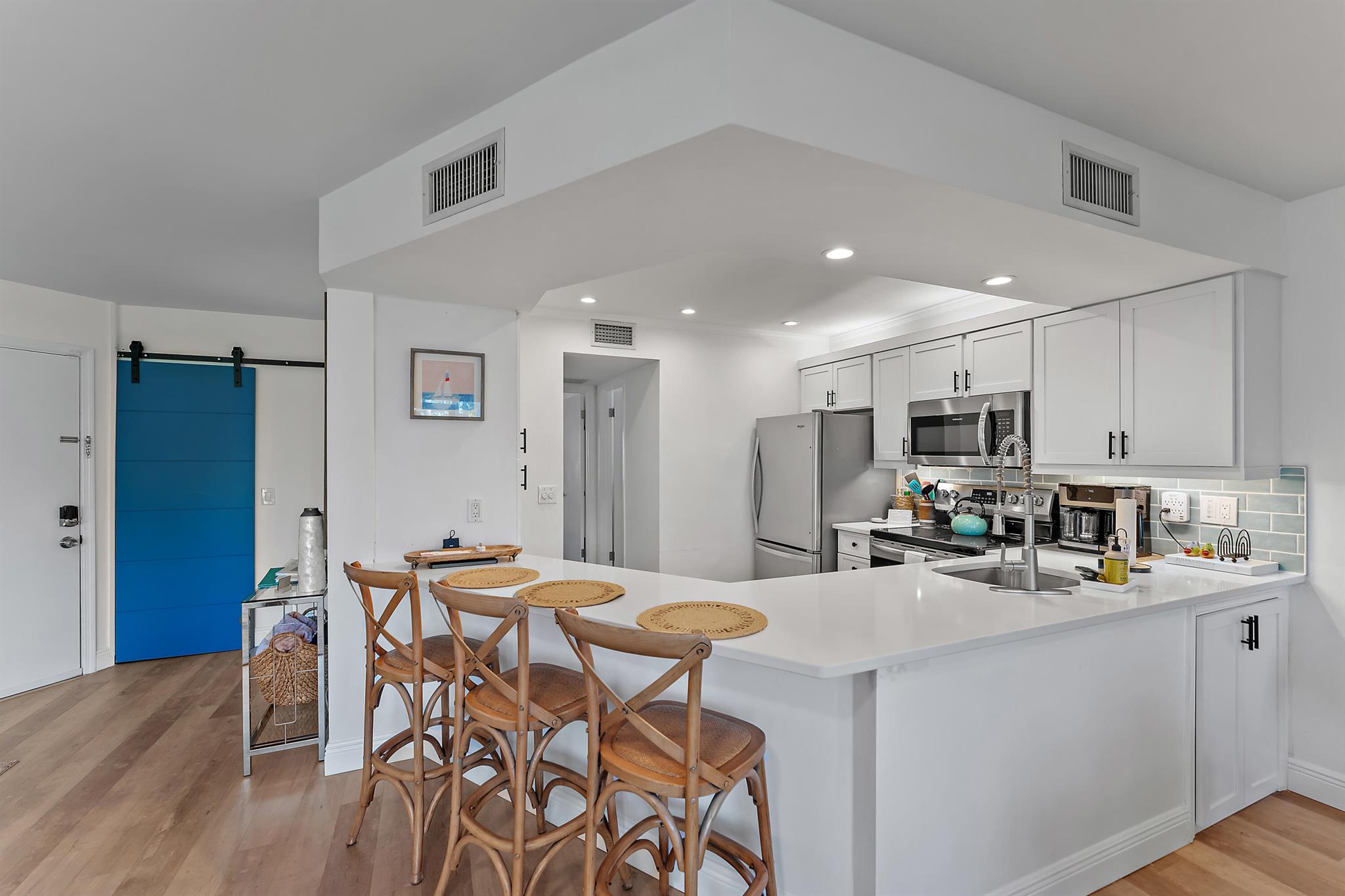 1605 S Us Highway 1 V1-104