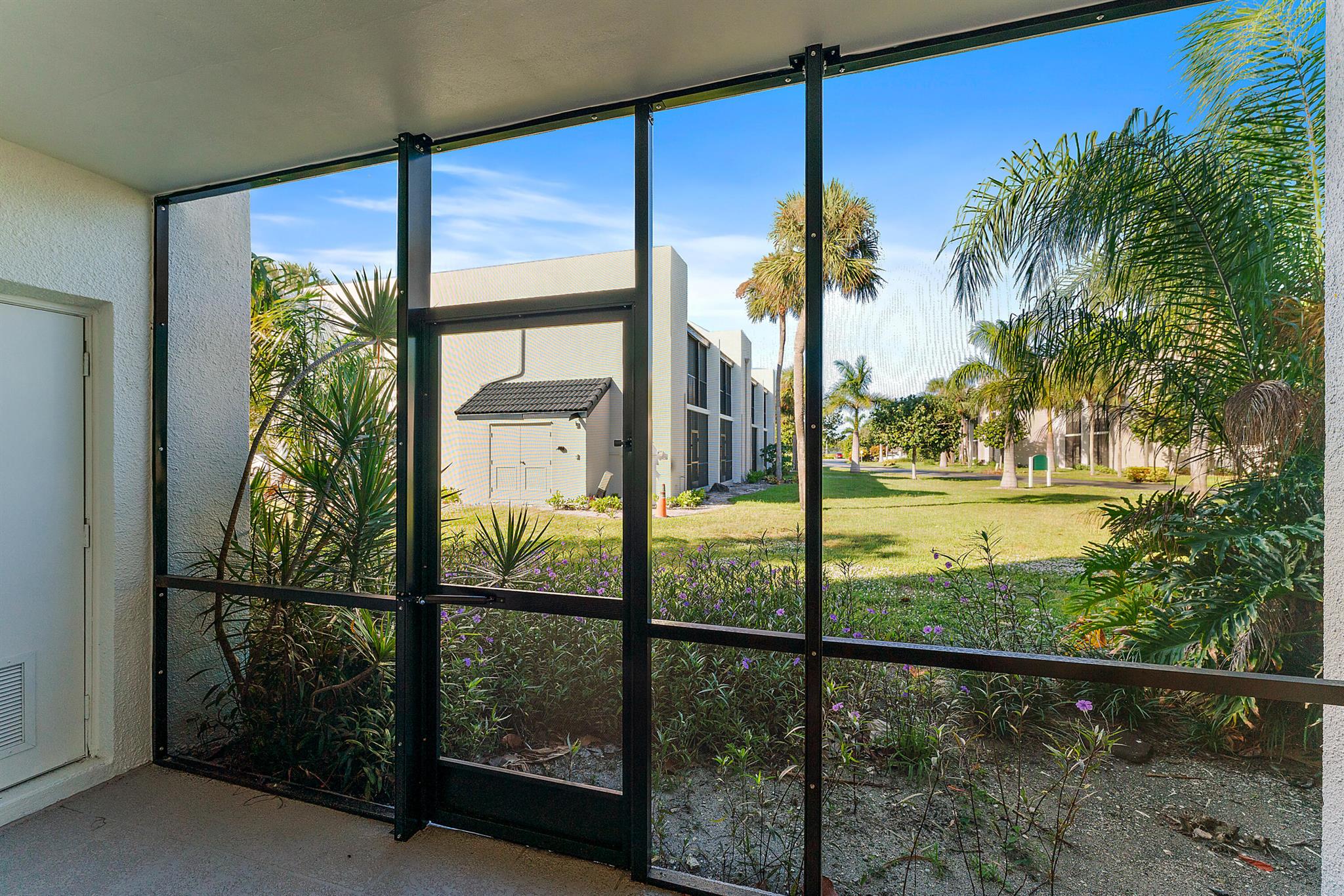 1605 S Us Highway 1 V1-104