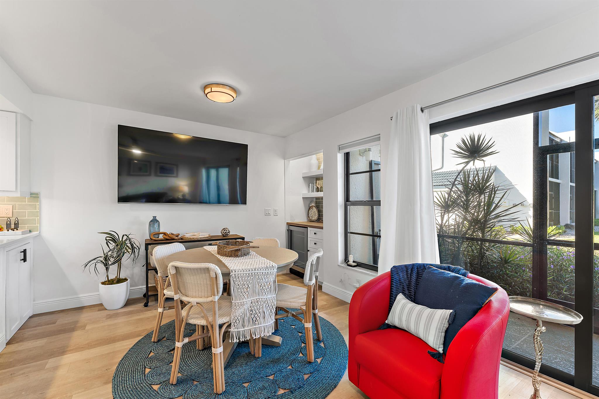 1605 S Us Highway 1 V1-104