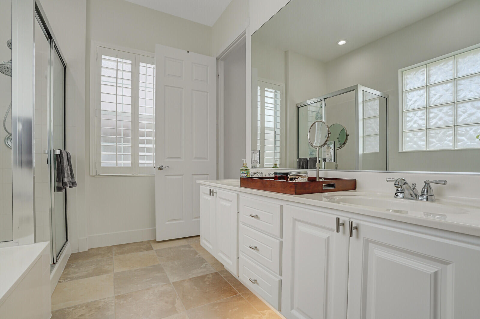 334 Caravelle Drive