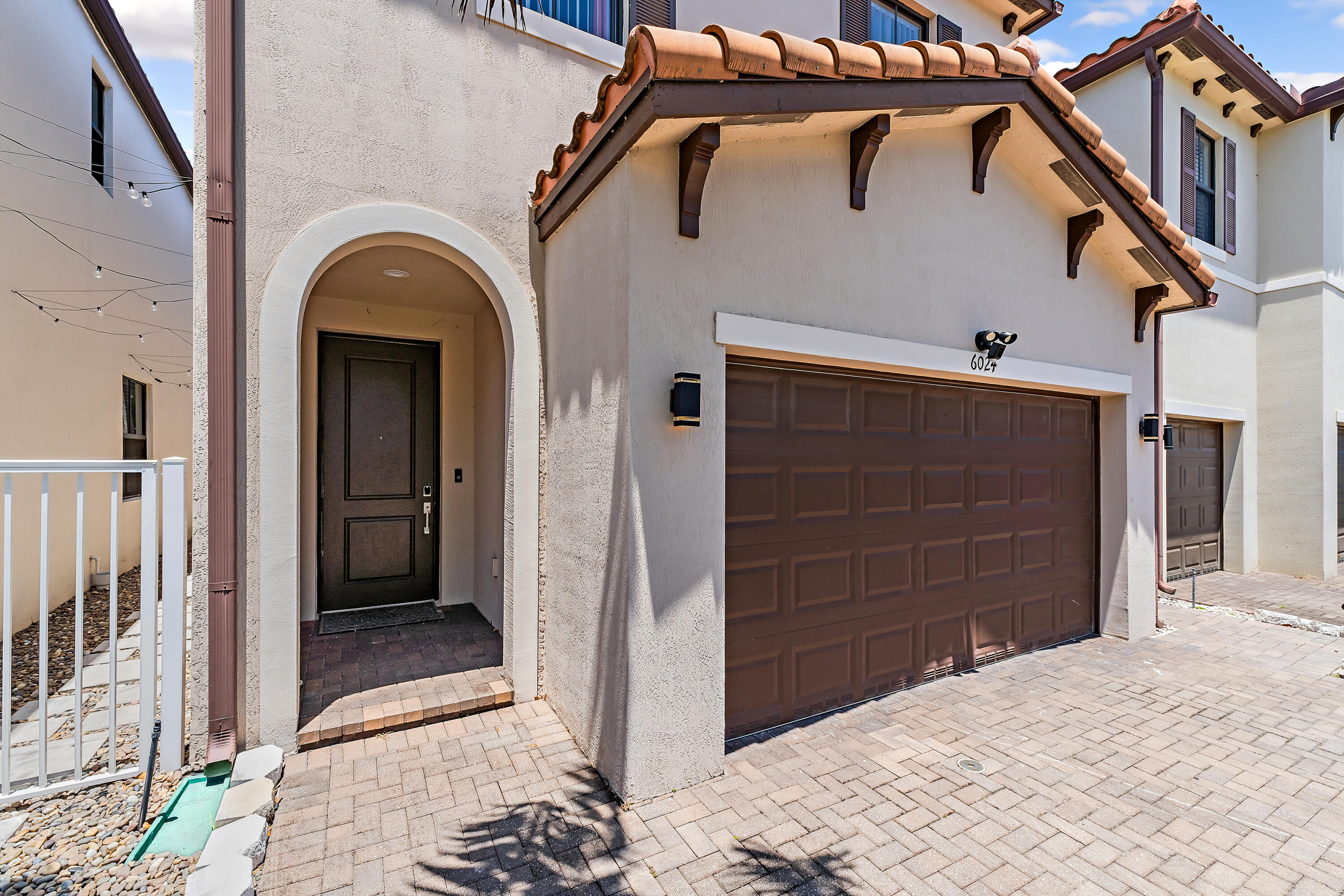 6024 Pine Tree Way