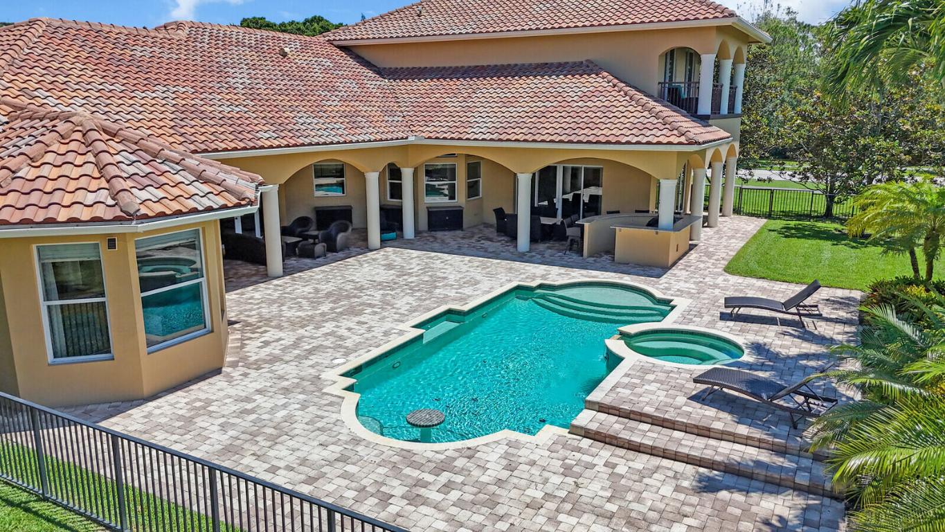 8380 Woodsmuir Drive